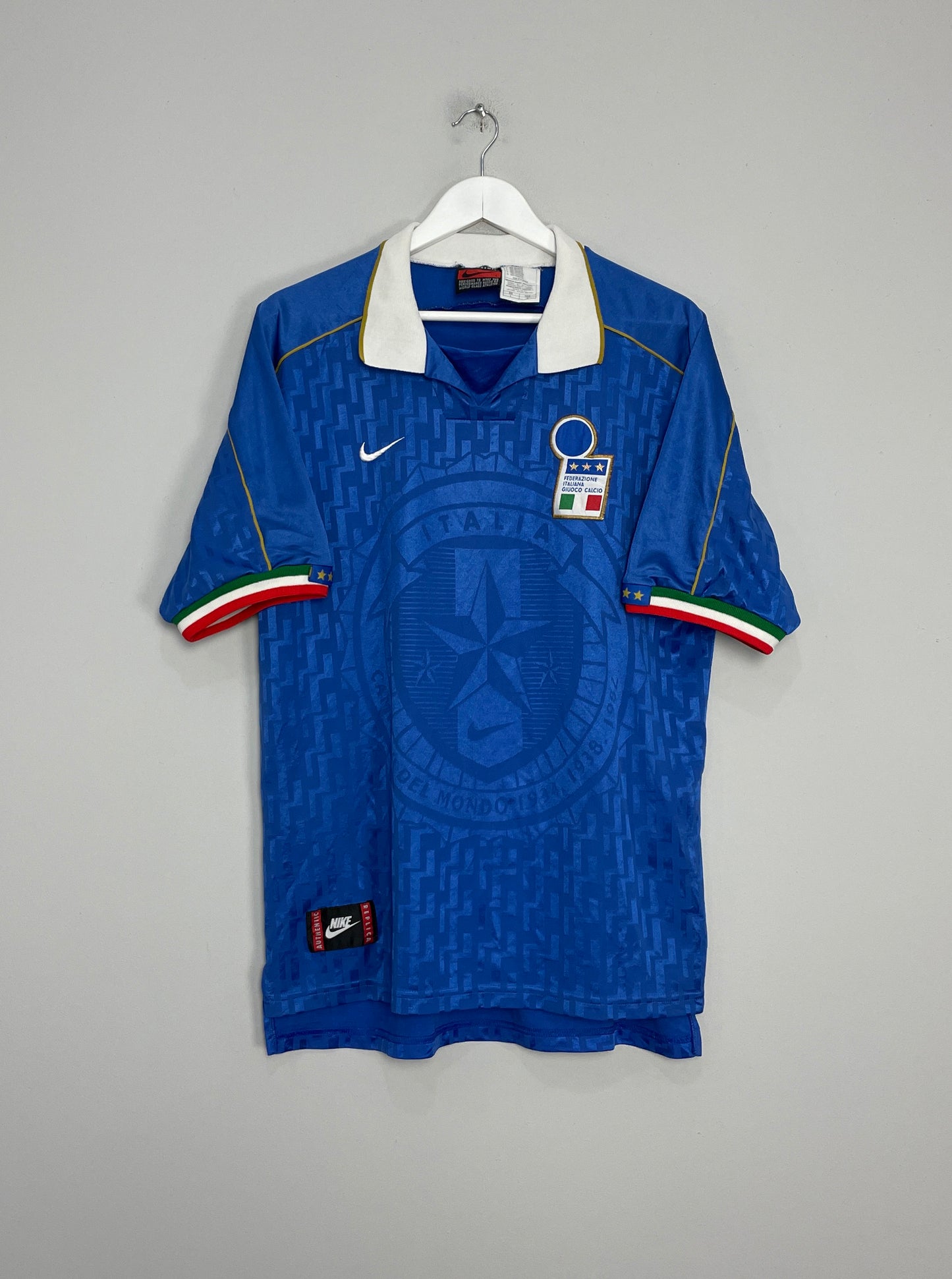 Image of the Italy shirt from the 1995/96 season