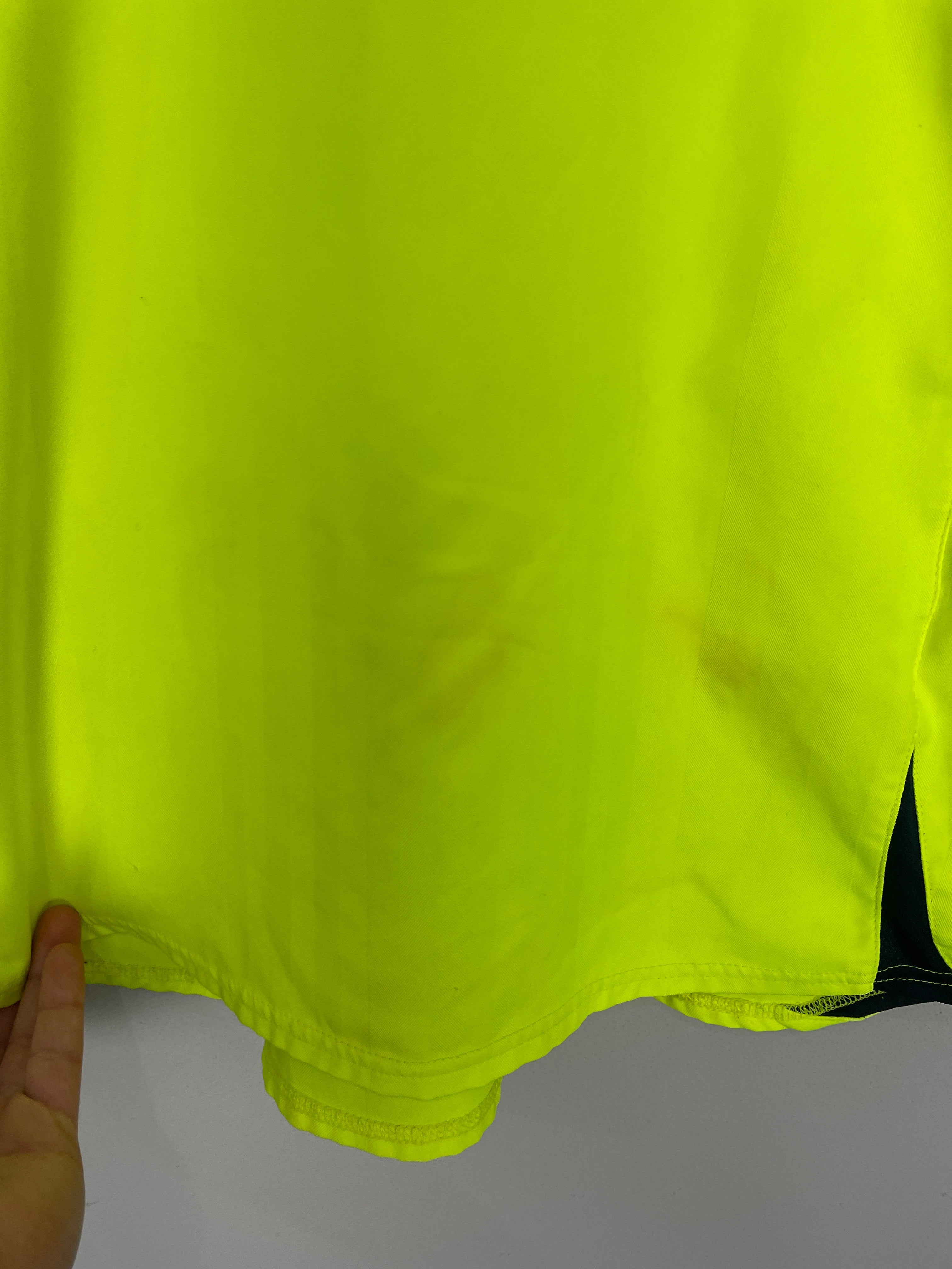 Shop 2005/06 BARCELONA RONALDINHO #10 AWAY SHIRT (L) NIKE, classic football shirts, vintage football shirts & retro soccer jerseys at Cult Kits