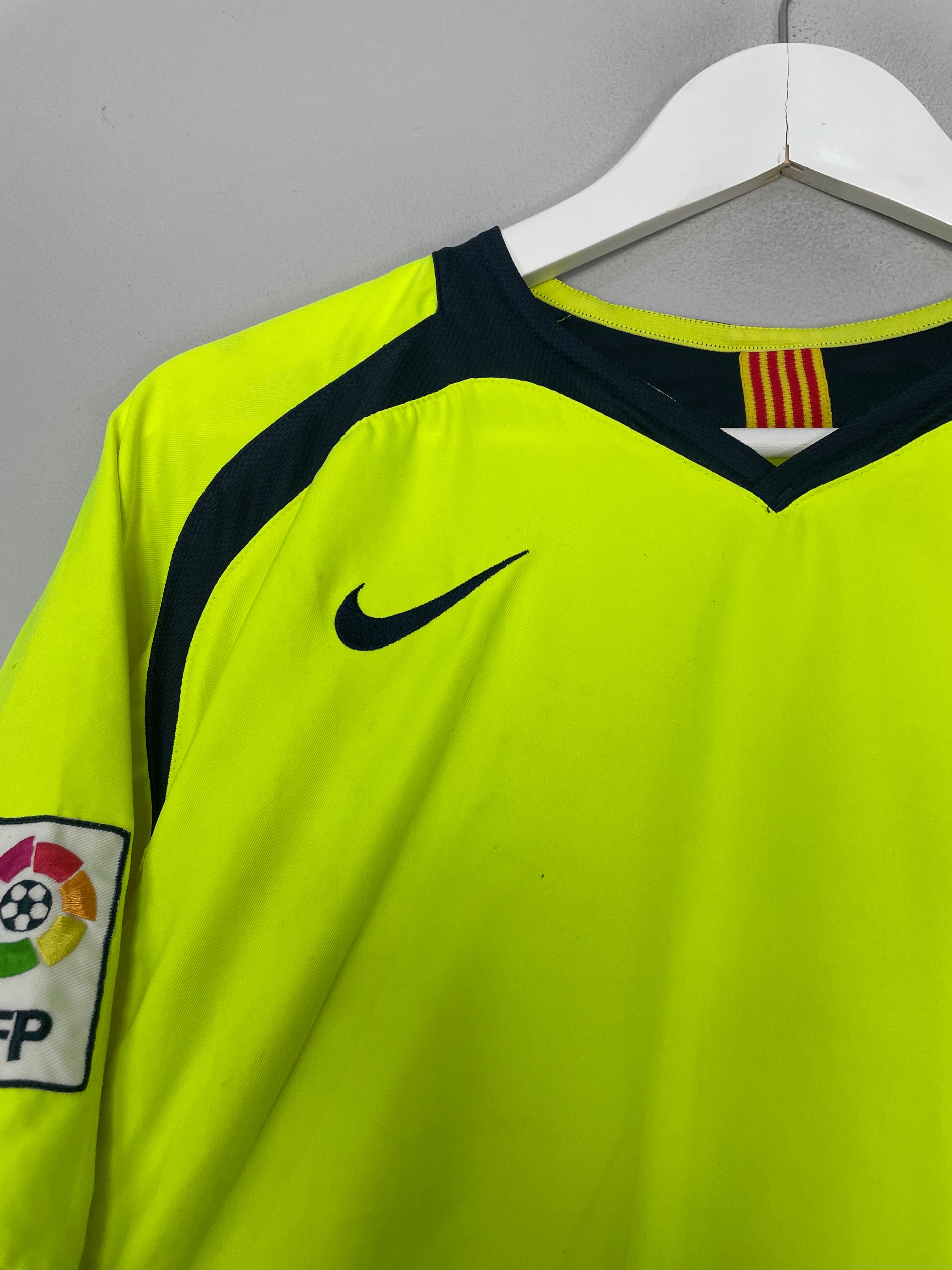 Shop 2005/06 BARCELONA RONALDINHO #10 AWAY SHIRT (L) NIKE, classic football shirts, vintage football shirts & retro soccer jerseys at Cult Kits