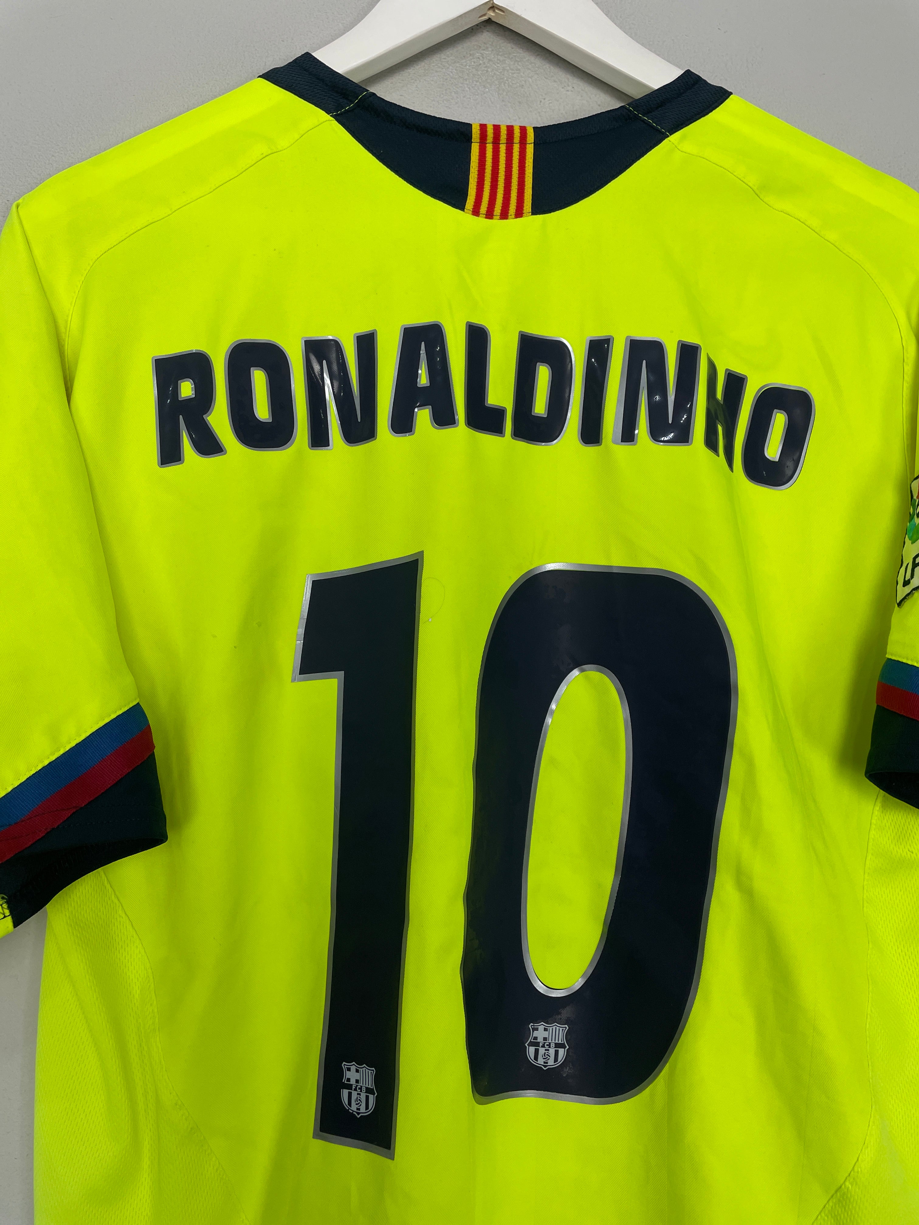 Shop 2005/06 BARCELONA RONALDINHO #10 AWAY SHIRT (L) NIKE, classic football shirts, vintage football shirts & retro soccer jerseys at Cult Kits
