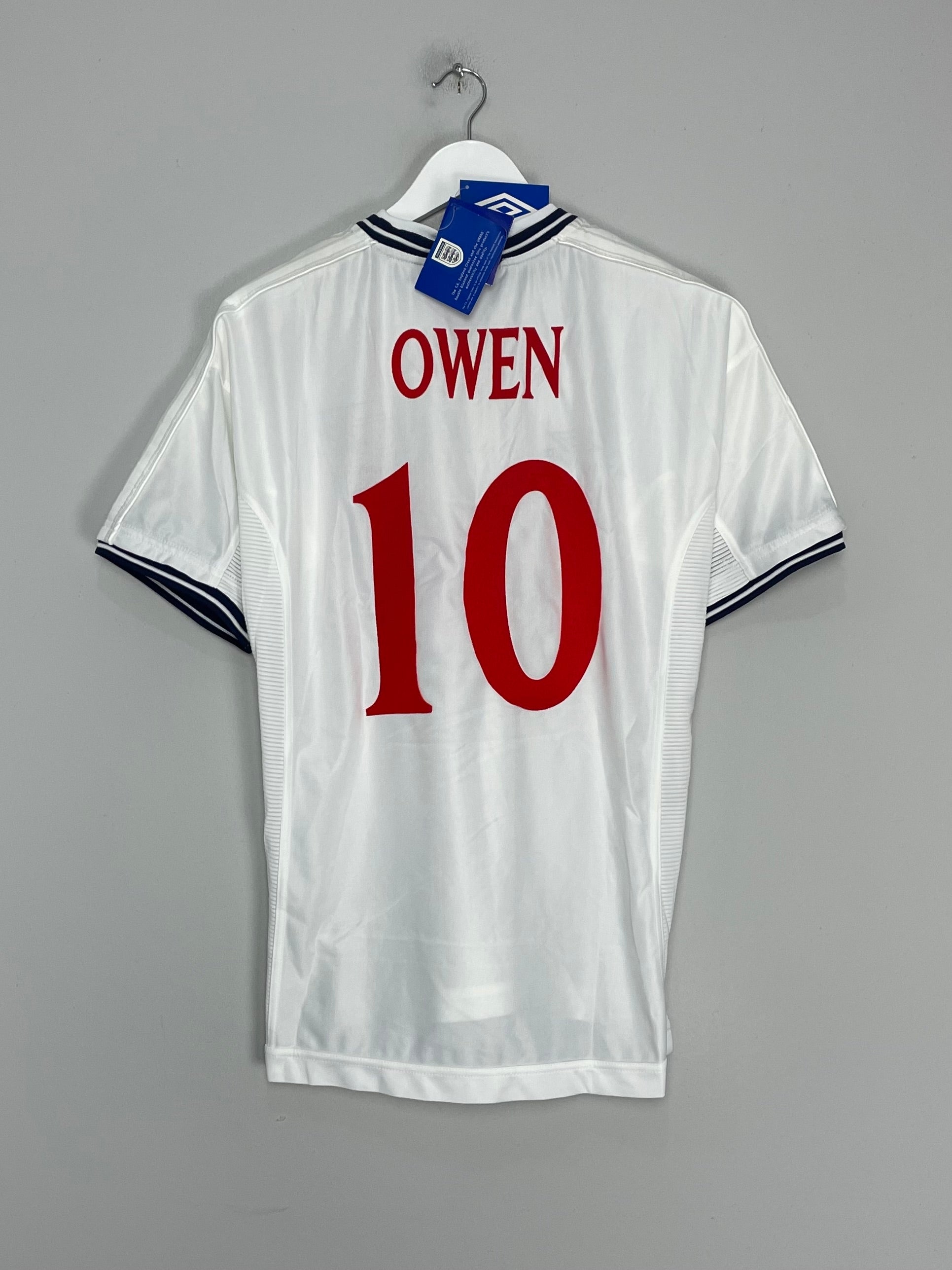 1999/00 ENGLAND OWEN #10 *SIGNED* BNWT HOME SHIRT (M) UMBRO