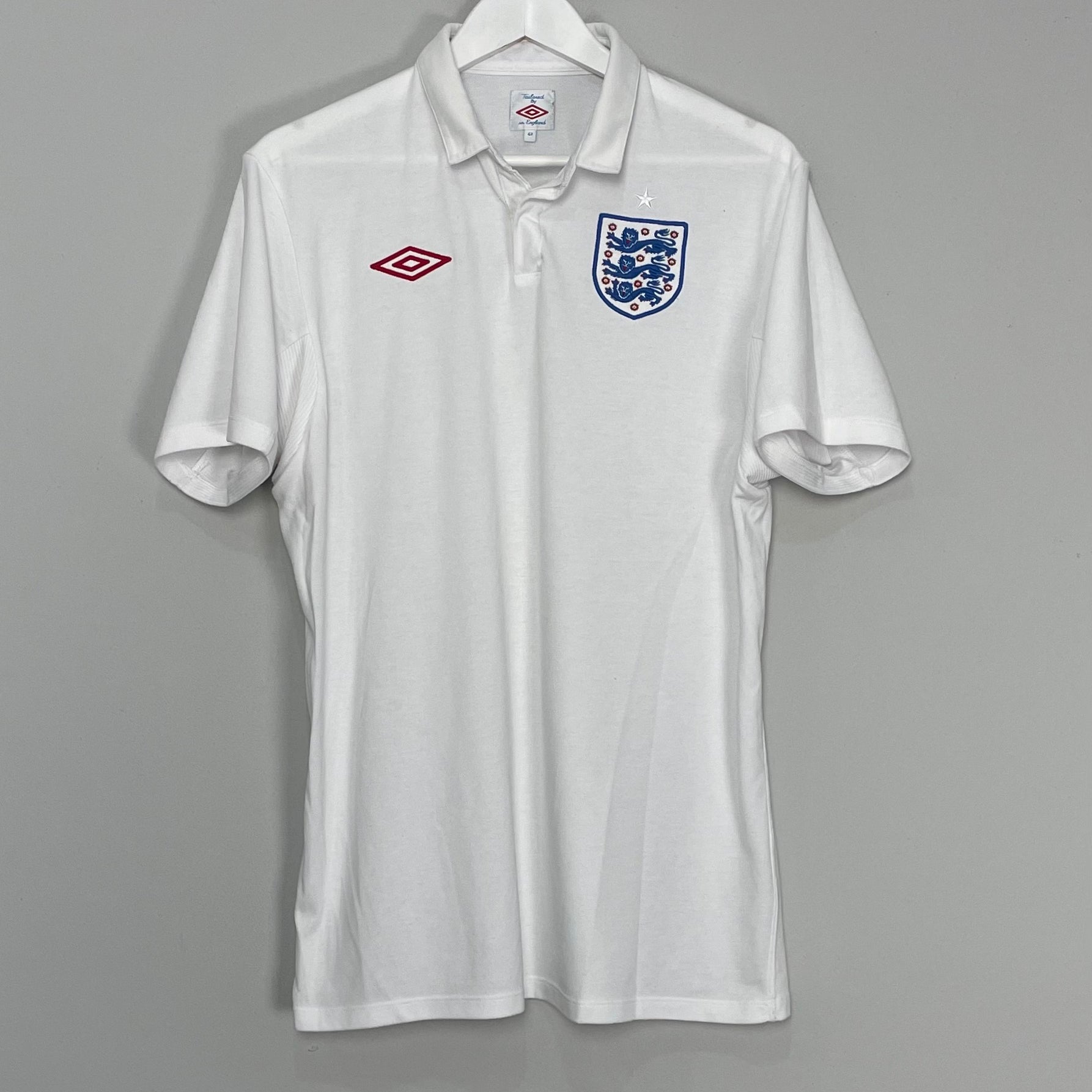 Shop 2010/11 ENGLAND HOME SHIRT (L) UMBRO, classic football shirts, vintage football shirts & retro soccer jerseys at Cult Kits