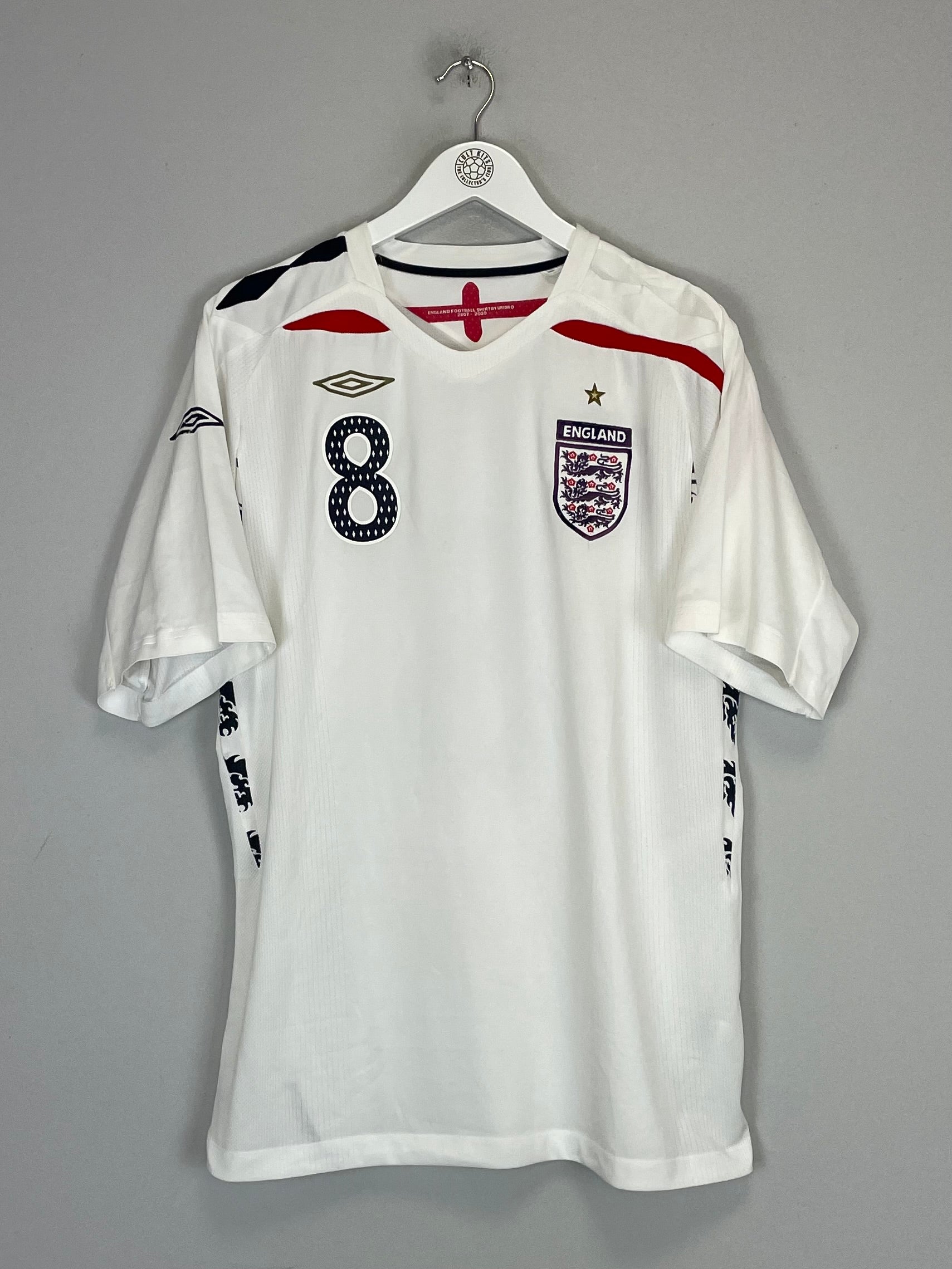 2007/09 England Frank Lampard #8 home shirt by Umbro, size XL, in very good condition with faint chest spot and slight badge fade.