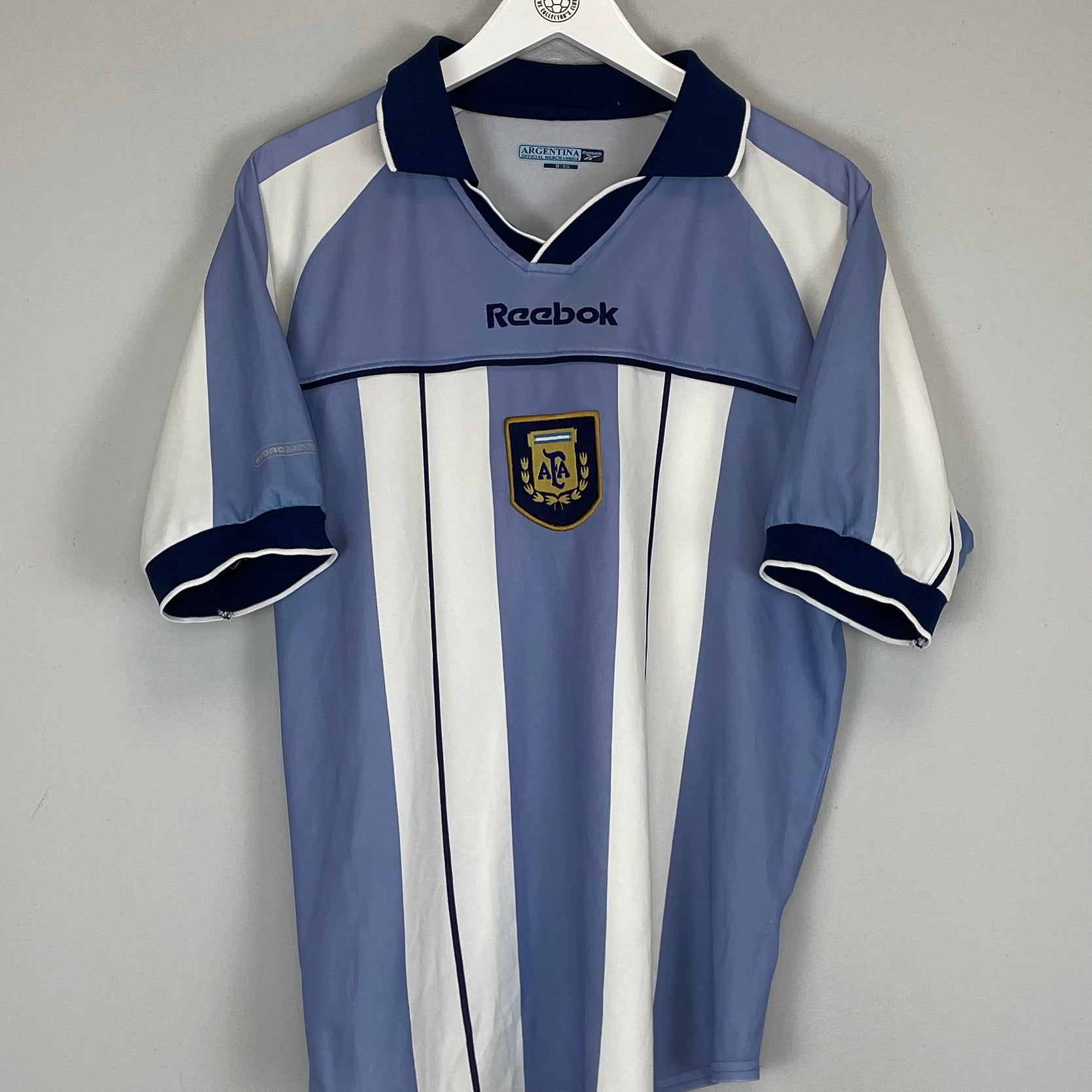 Shop 2000/01 ARGENTINA HOME SHIRT (M) REEBOK, classic football shirts, vintage football shirts & retro soccer jerseys at Cult Kits
