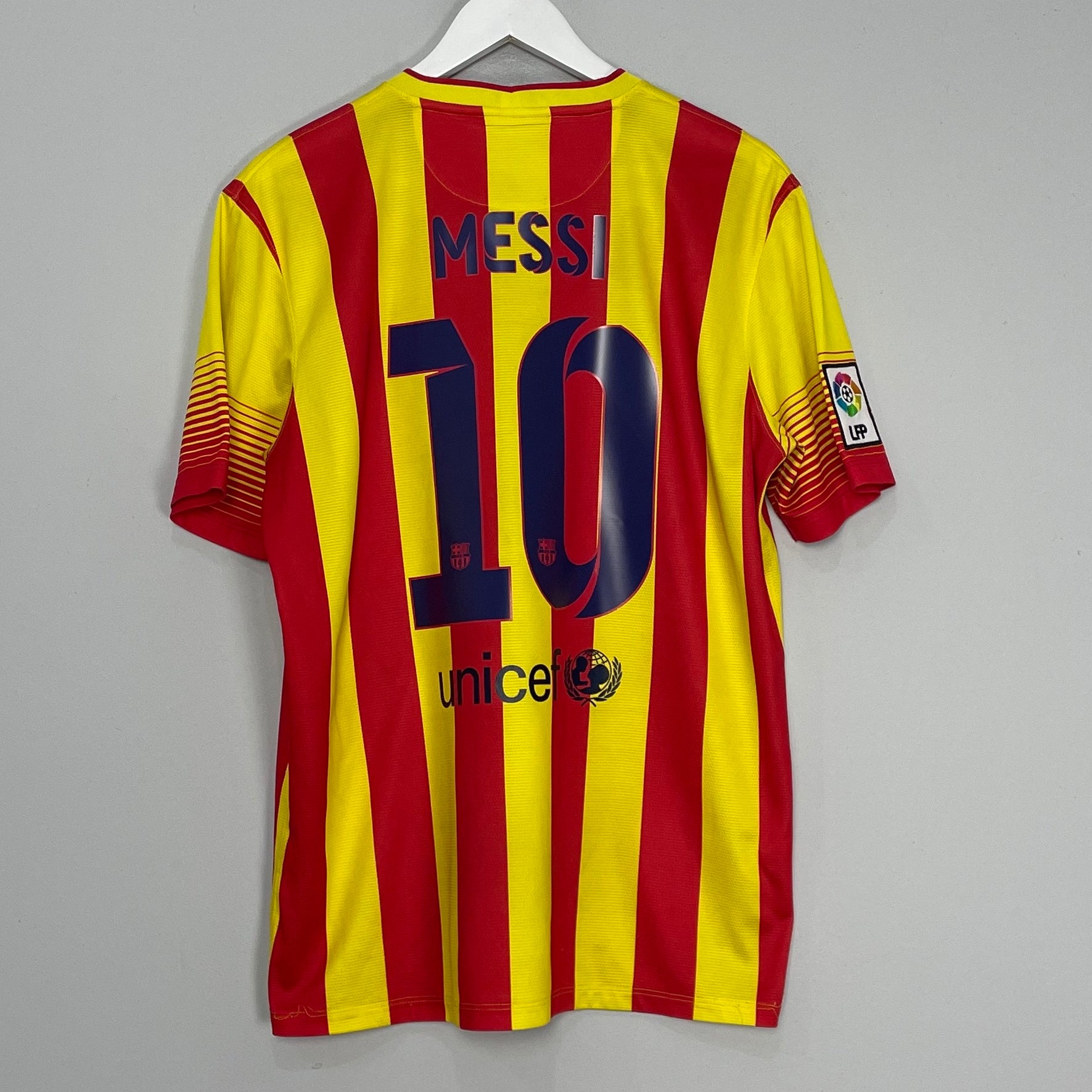 Shop 2013/14 BARCELONA MESSI #10 AWAY SHIRT (L) NIKE, classic football shirts, vintage football shirts & retro soccer jerseys at Cult Kits