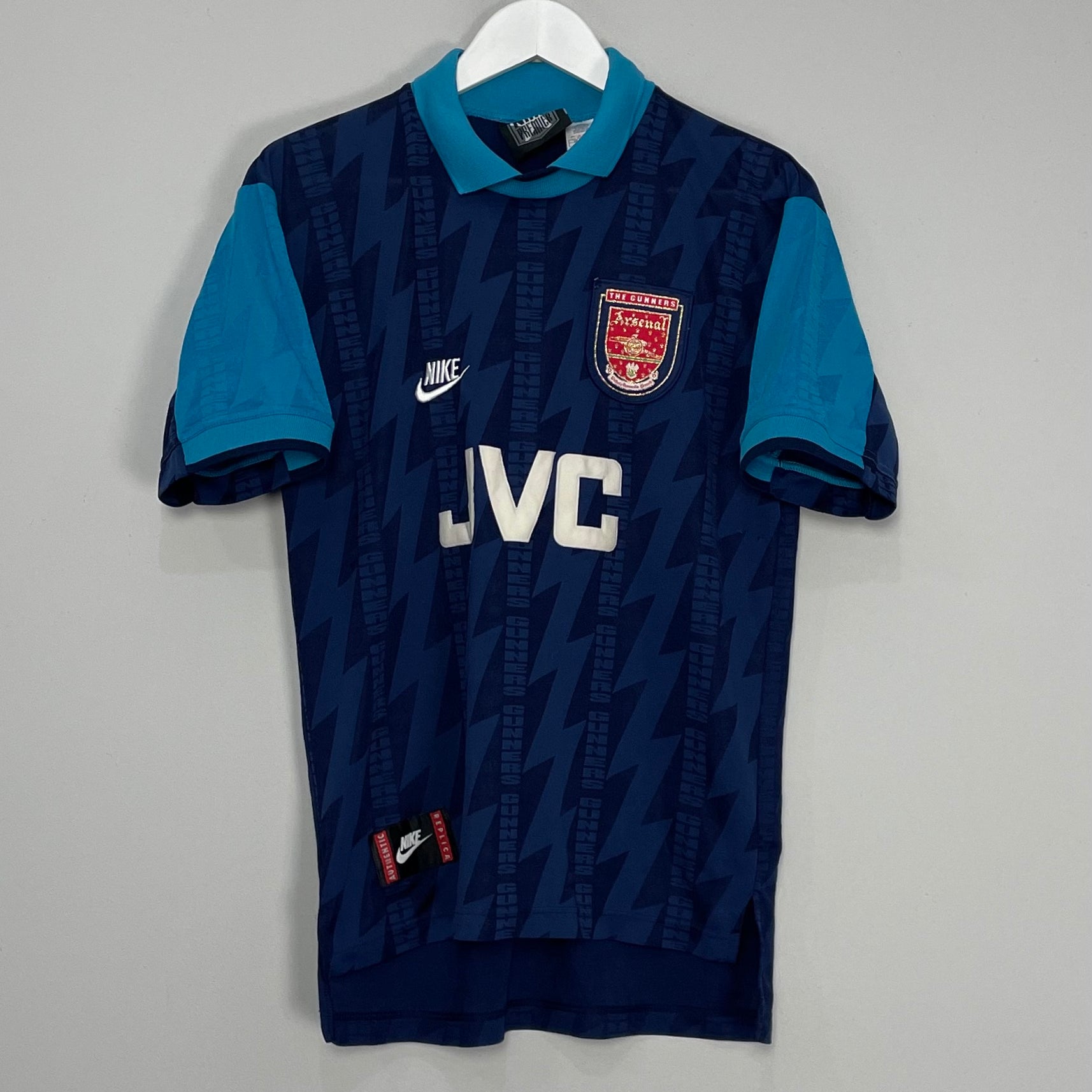 Shop 1995/96 ARSENAL AWAY SHIRT (S) NIKE, classic football shirts, vintage football shirts & retro soccer jerseys at Cult Kits