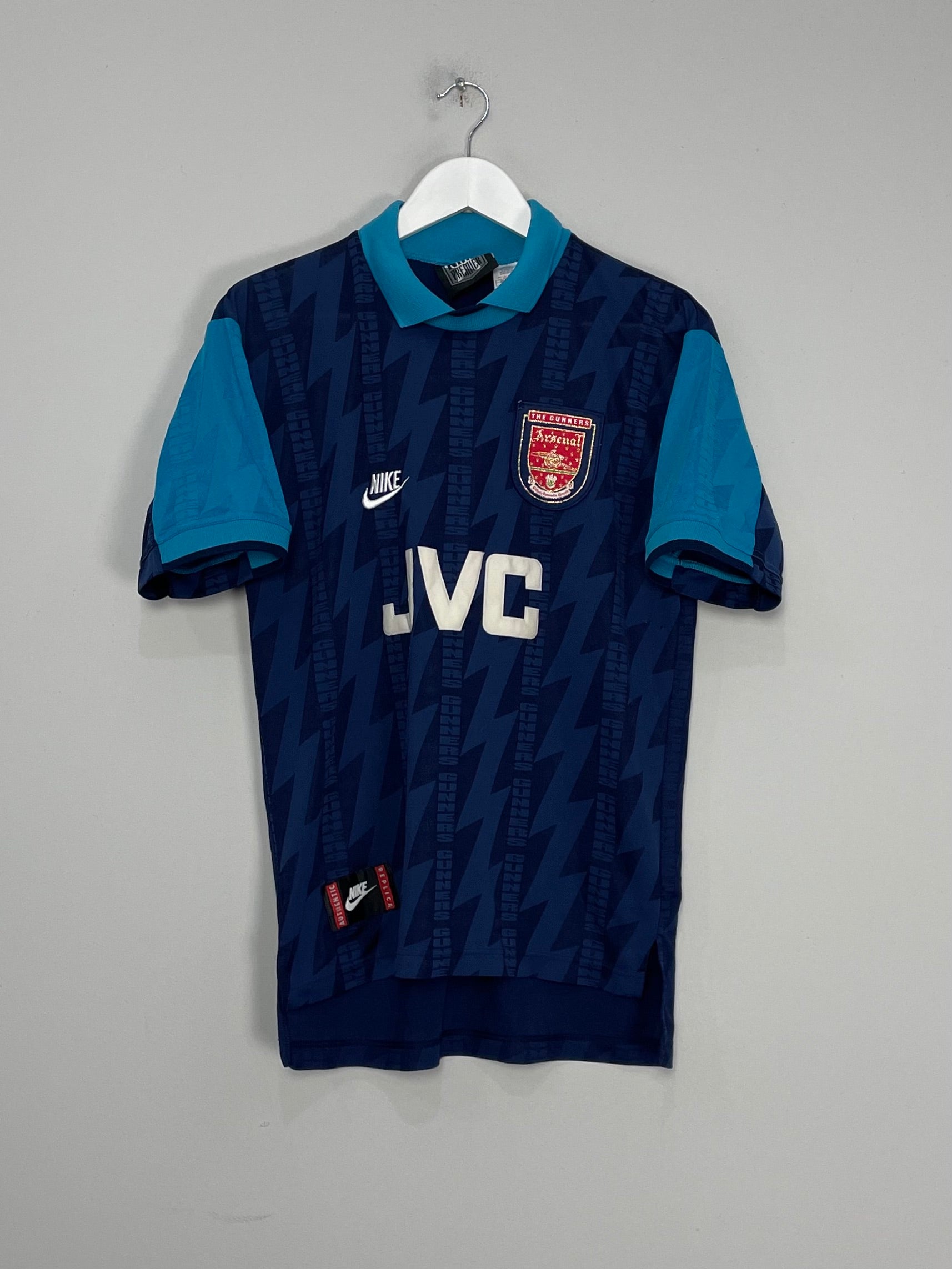 Shop 1995/96 ARSENAL AWAY SHIRT (S) NIKE, classic football shirts, vintage football shirts & retro soccer jerseys at Cult Kits