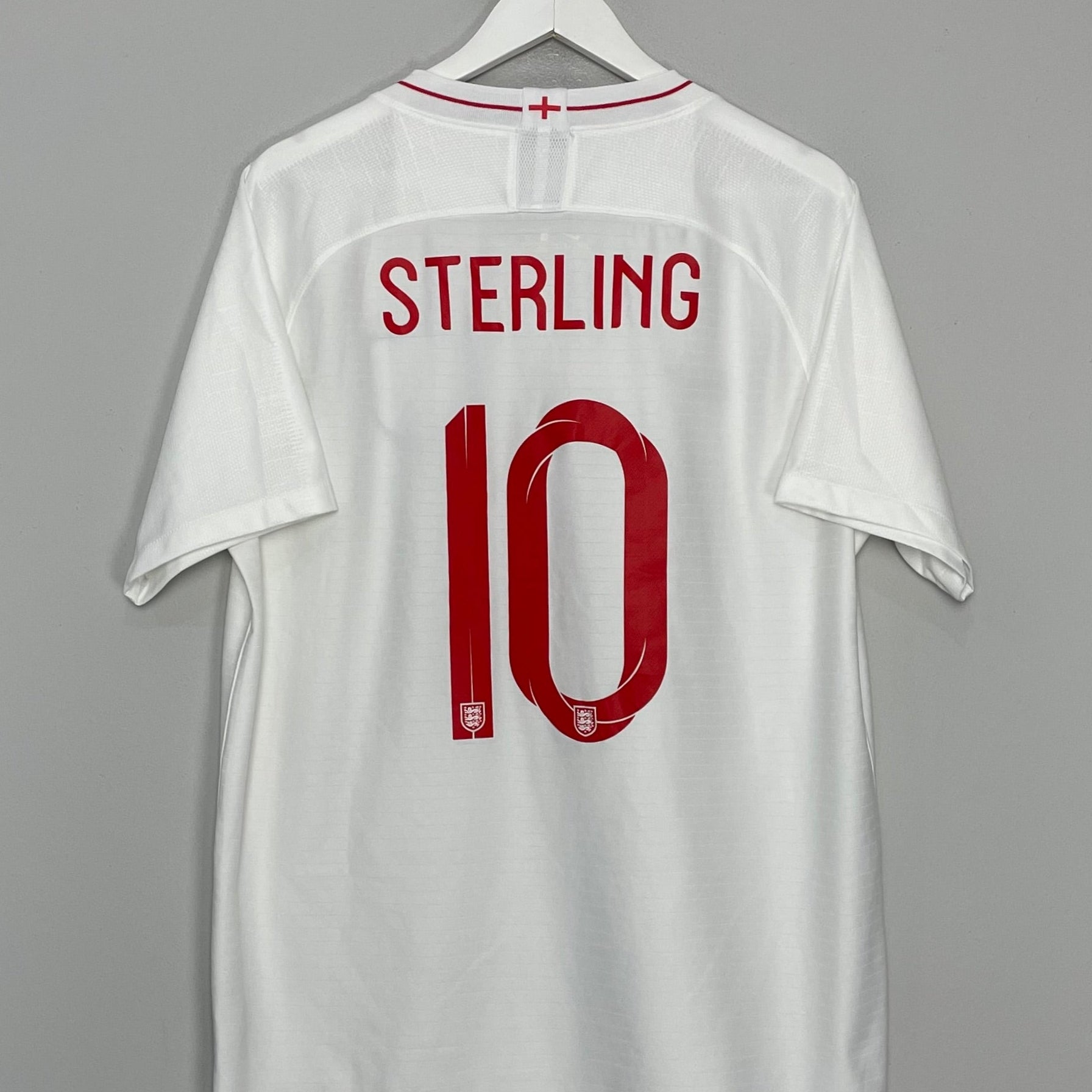 Shop 2018/19 ENGLAND STERLING #10 HOME SHIRT (XL) NIKE, classic football shirts, vintage football shirts & retro soccer jerseys at Cult Kits