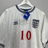 1999/01 ENGLAND OWEN #10 *BNWT* SIGNED HOME SHIRT (XXL) UMBRO