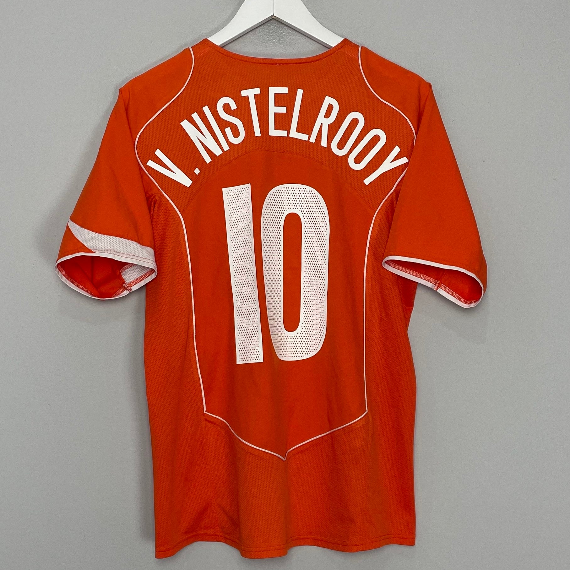 Shop 2004/06 NETHERLANDS V.NISTELROOY #10 HOME SHIRT (M) NIKE, classic football shirts, vintage football shirts & retro soccer jerseys at Cult Kits