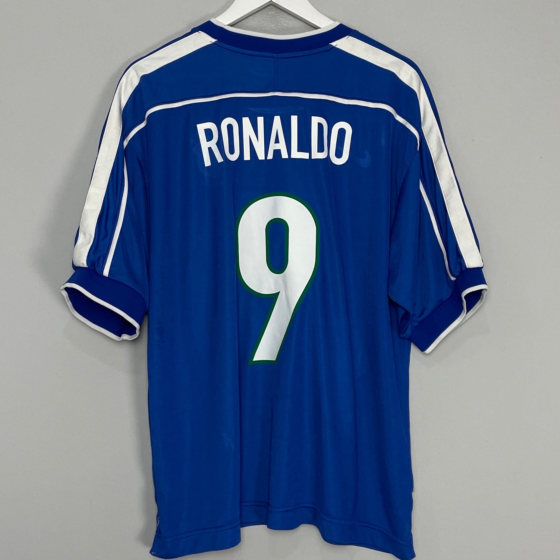 Shop 1998/00 BRAZIL RONALDO #9 AWAY SHIRT (XL) NIKE, classic football shirts, vintage football shirts & retro soccer jerseys at Cult Kits