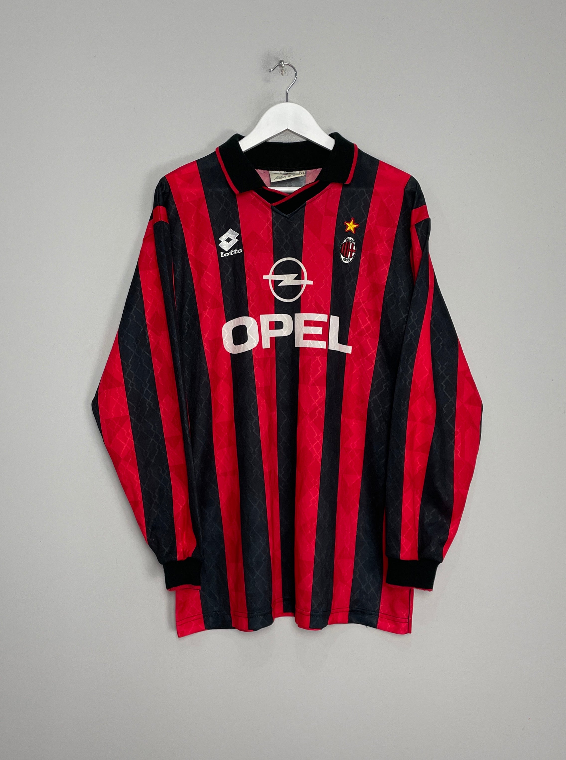 Shop 1995/96 AC MILAN L/S HOME SHIRT (XL) LOTTO, classic football shirts, vintage football shirts & retro soccer jerseys at Cult Kits