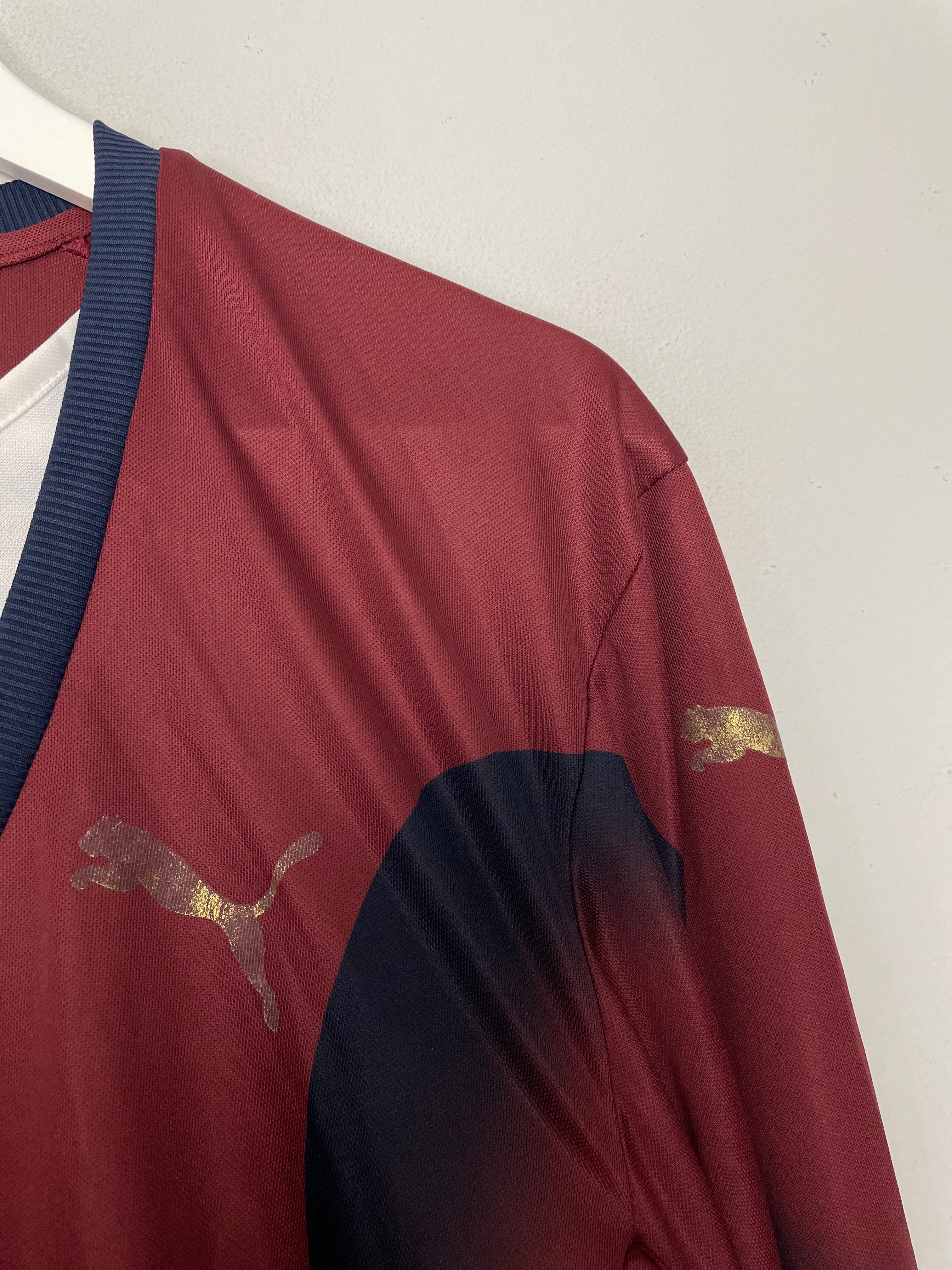 Shop 2006 #12 ITALY GK SHIRT (L) PUMA, classic football shirts, vintage football shirts & retro soccer jerseys at Cult Kits