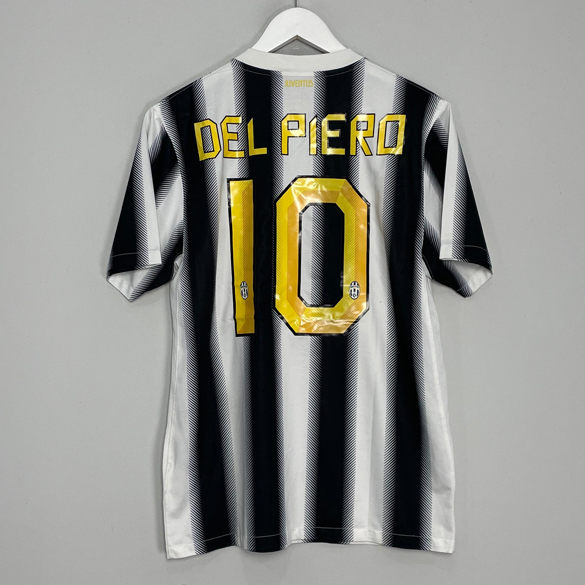 Shop 2012/13 JUVENTUS DEL PIERO #10 HOME SHIRT (M) NIKE, classic football shirts, vintage football shirts & retro soccer jerseys at Cult Kits