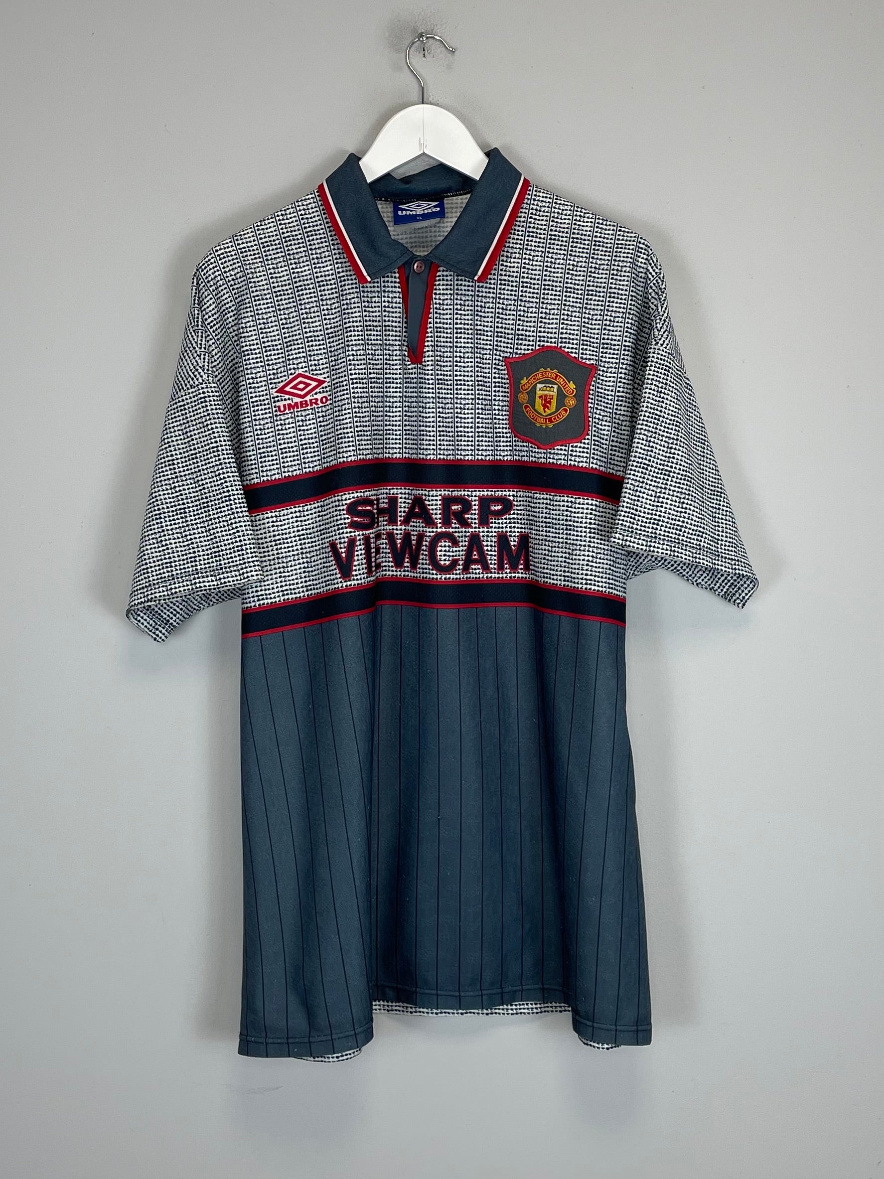 Shop 1995/96 MANCHESTER UNITED CANTONA #7 AWAY SHIRT (XL) UMBRO, classic football shirts, vintage football shirts & retro soccer jerseys at Cult Kits