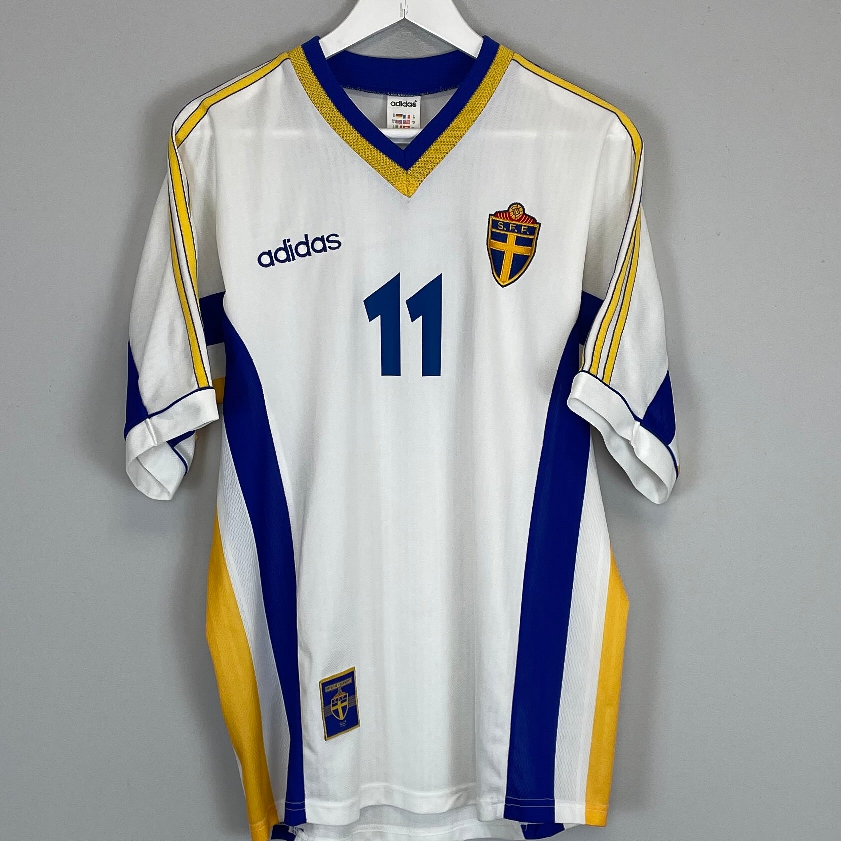 Shop 1998/00 SWEDEN #11 AWAY SHIRT (M) ADIDAS, classic football shirts, vintage football shirts & retro soccer jerseys at Cult Kits