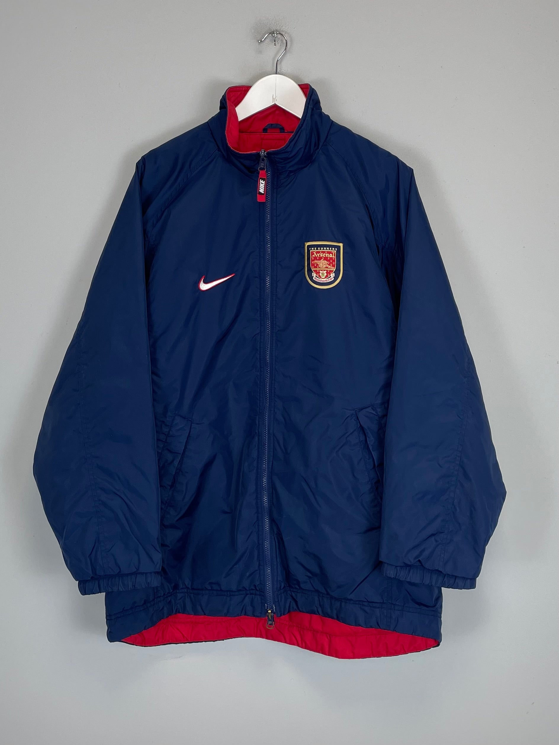 Shop 1998/99 ARSENAL REVERSIBLE PADDED JACKET (M) NIKE, classic football shirts, vintage football shirts & retro soccer jerseys at Cult Kits