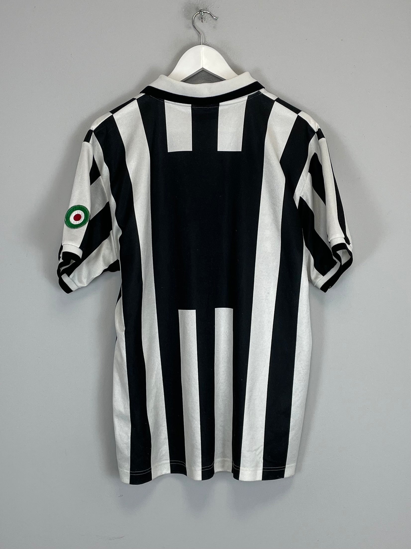 Shop 1995/97 JUVENTUS HOME SHIRT (L) KAPPA, classic football shirts, vintage football shirts & retro soccer jerseys at Cult Kits