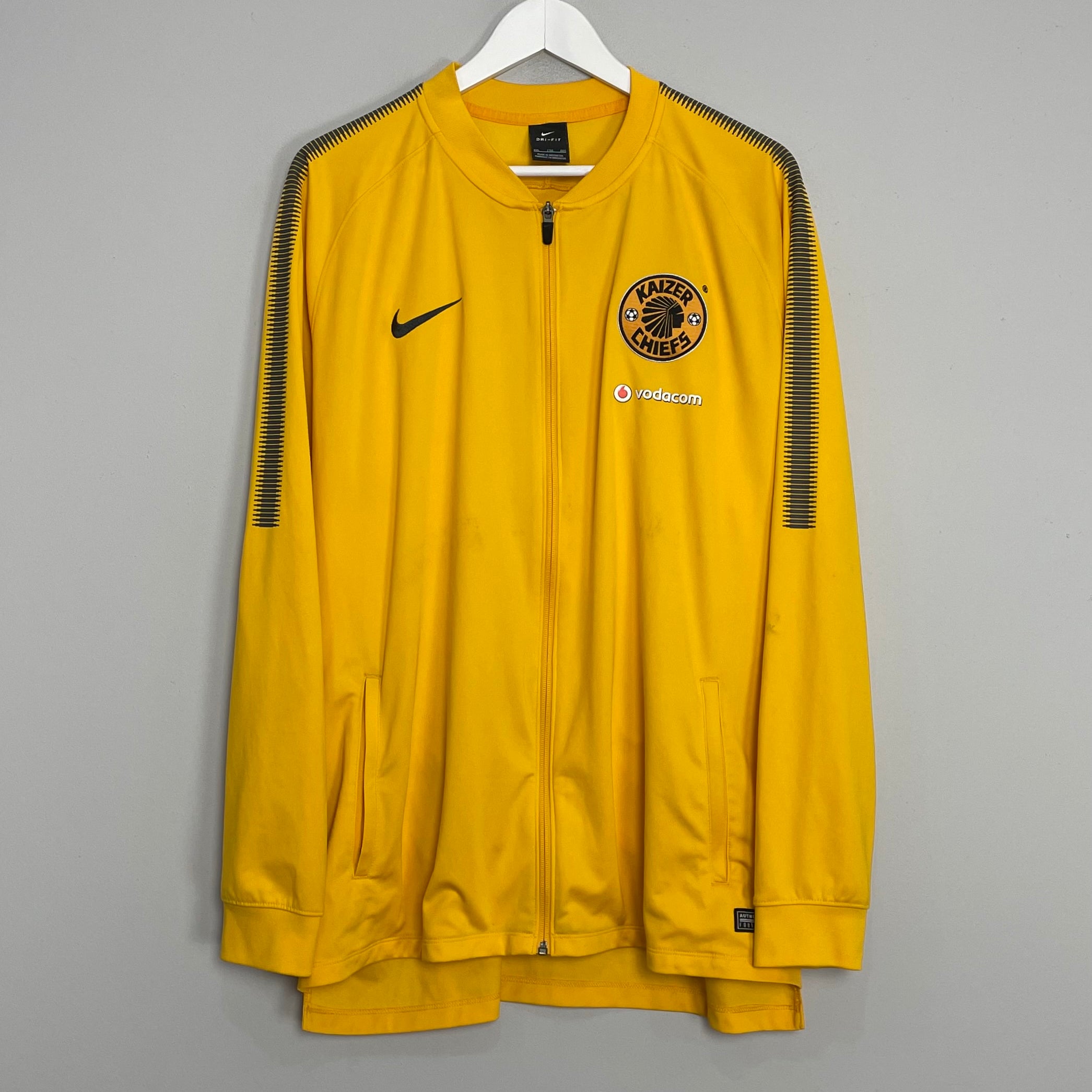 Shop 2017/18 KAIZER CHIEFS TRACK JACKET (XXL) NIKE, classic football shirts, vintage football shirts & retro soccer jerseys at Cult Kits