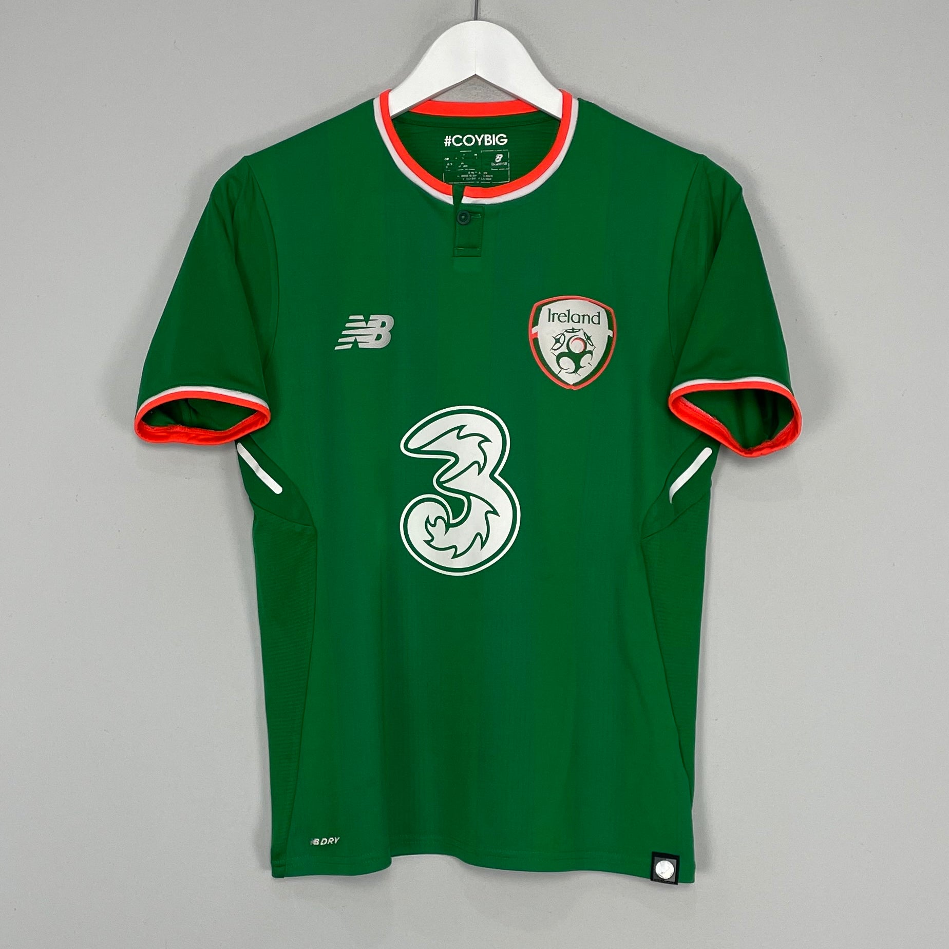 Shop 2017/18 IRELAND HOME SHIRT (S) NEW BALANCE, classic football shirts, vintage football shirts & retro soccer jerseys at Cult Kits