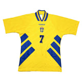 1994/96 Sweden Larsson #7 Home Shirt (M) Adidas
