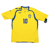 2008/09 Sweden Ibrahimovic #10 *BNWT with Defects* Home Shirt (XL) Umbro