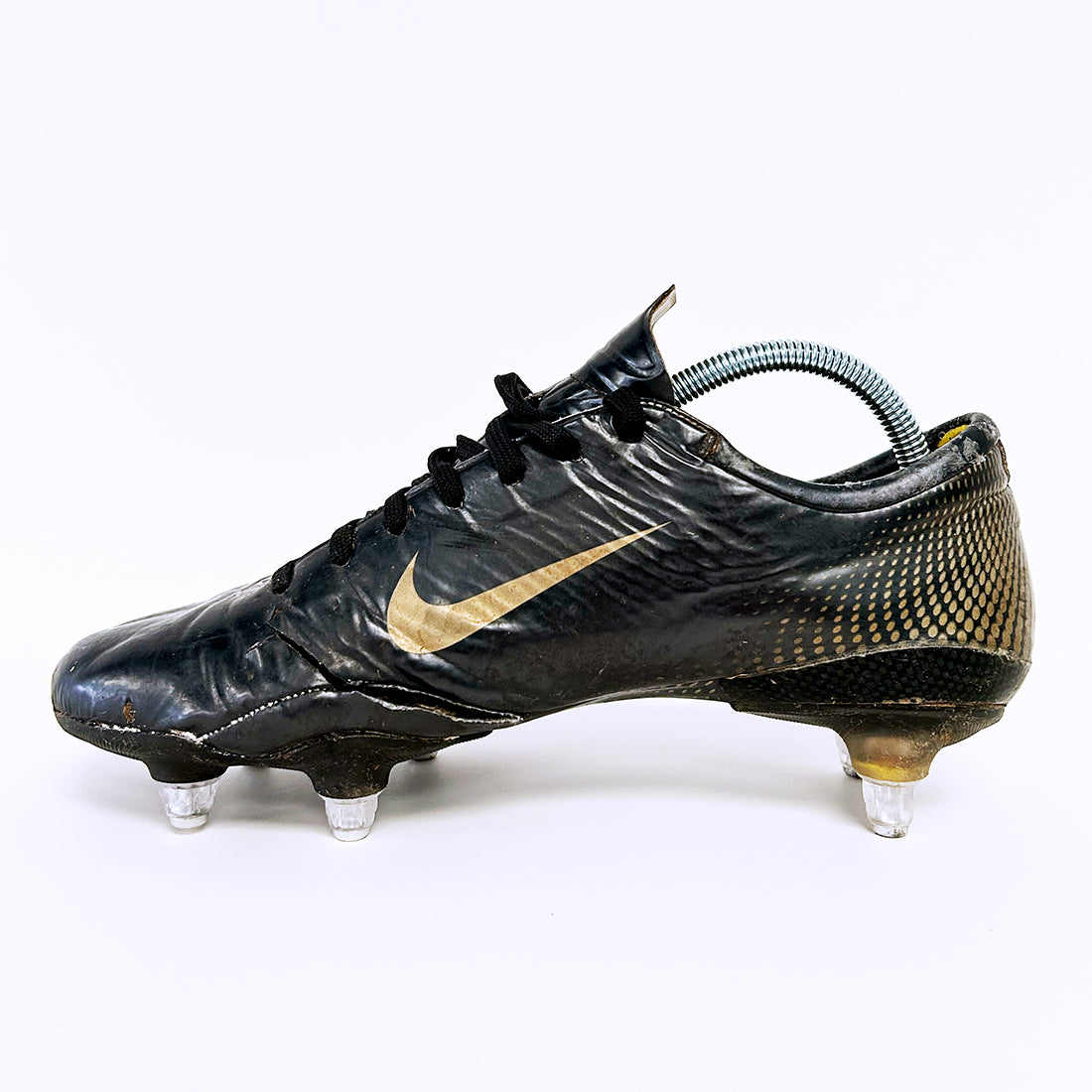 cult kits | the cult archive , cristiano ronaldo , match worn boots , classic football shirts , vintage football shirt , match prepared , match worn , soccer jersey , football boots , soccer cleats , nike , mercurial , black mercurial , cr7