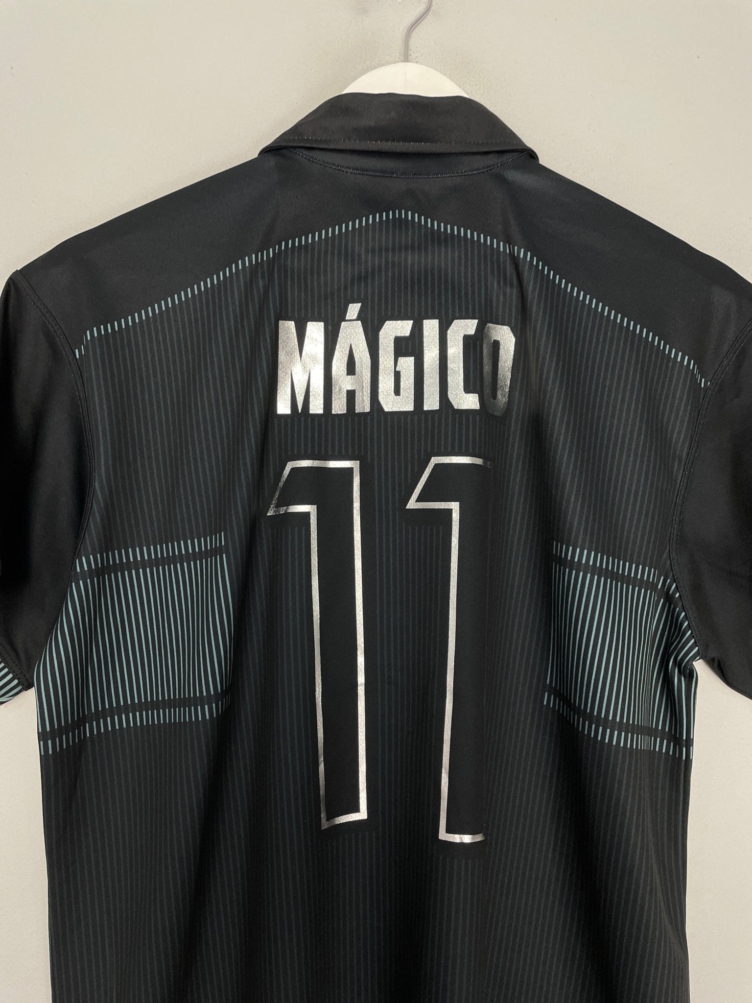 Shop EL SALVADOR MAGICO #11 TRIBUTE SHIRT (S) MACA, classic football shirts, vintage football shirts & retro soccer jerseys at Cult Kits