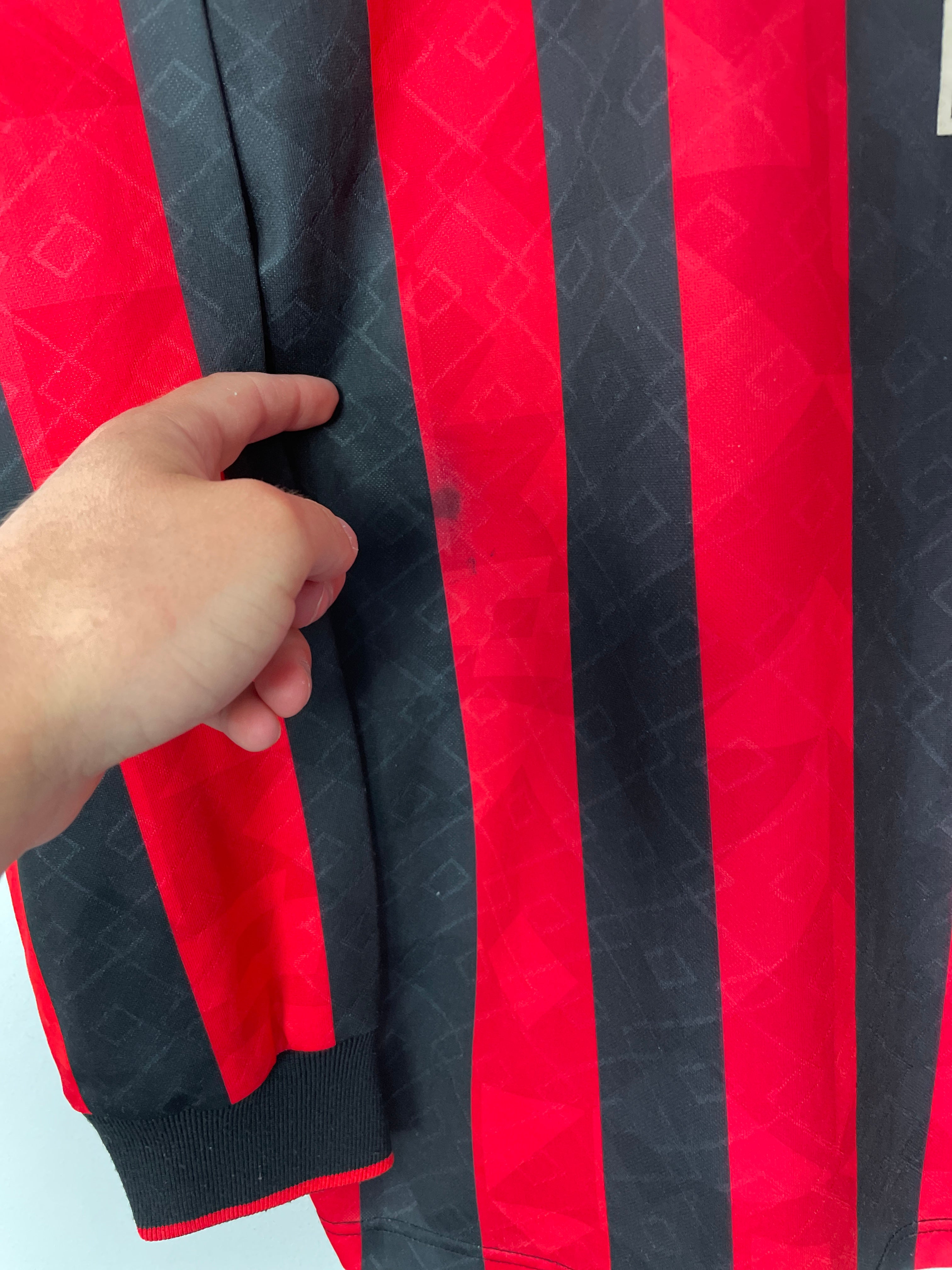 Shop 1994/95 AC MILAN #4 L/S HOME SHIRT (L) LOTTO, classic football shirts, vintage football shirts & retro soccer jerseys at Cult Kits