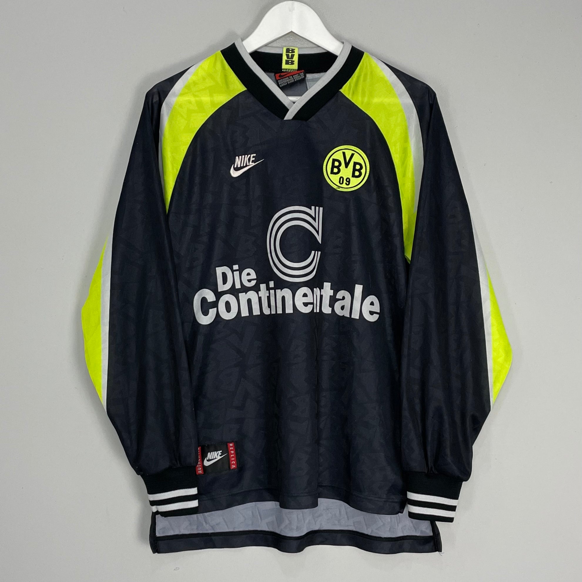 Shop 1995/96 DORTMUND L/S AWAY SHIRT (M) NIKE, classic football shirts, vintage football shirts & retro soccer jerseys at Cult Kits