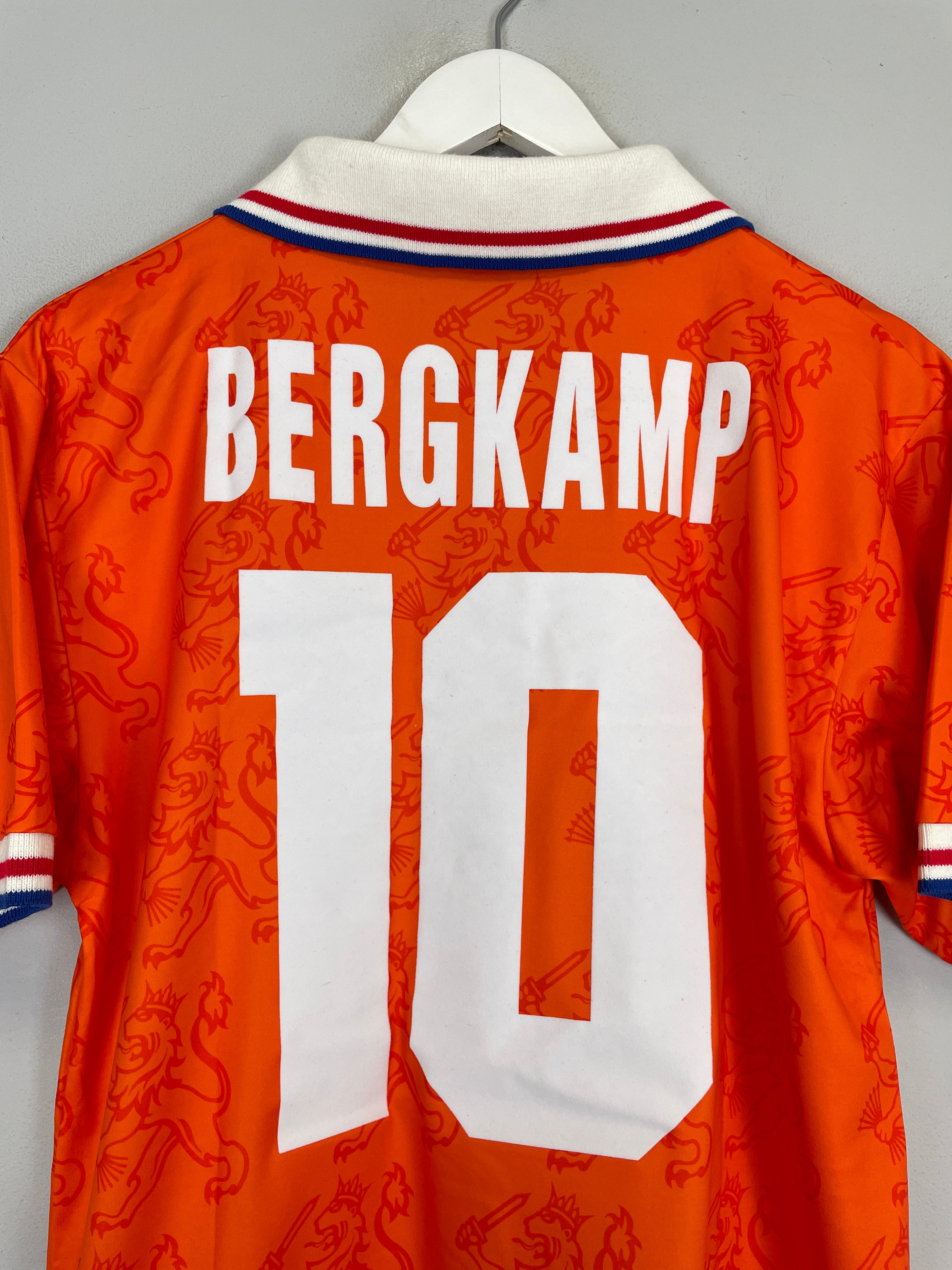Shop 1994/95 NETHERLANDS BERGKAMP #10 HOME SHIRT (M) LOTTO, classic football shirts, vintage football shirts & retro soccer jerseys at Cult Kits