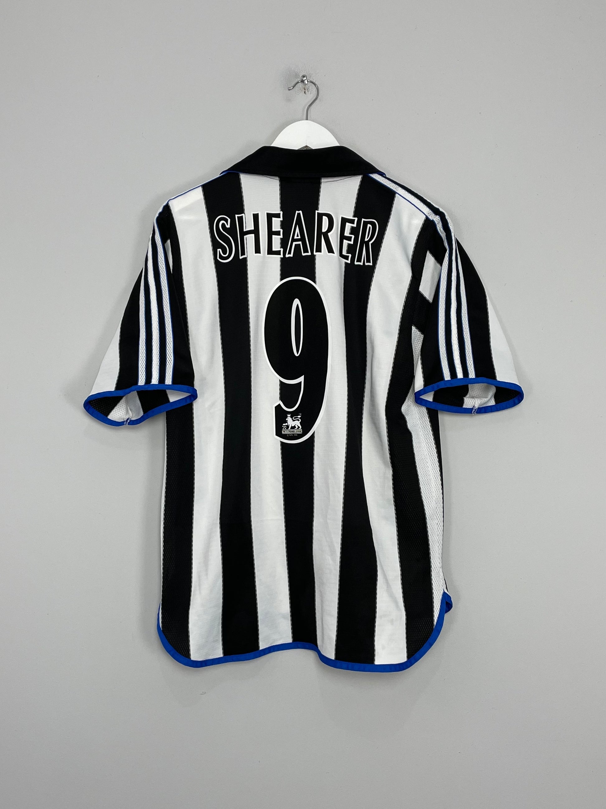 Image of the Newcastle Shearer shirt from the 1999/00 season