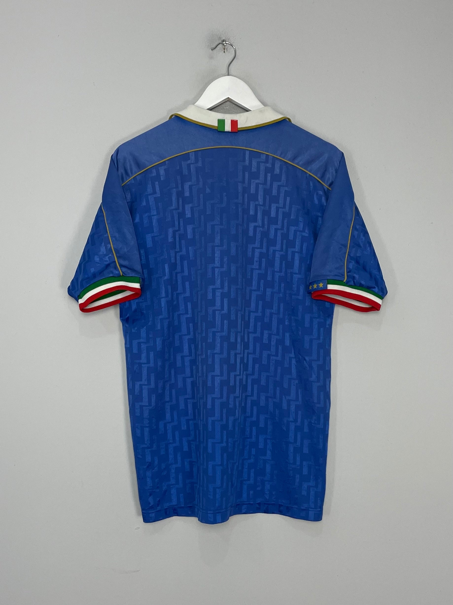 Shop 1995/96 ITALY HOME SHIRT (M) NIKE, classic football shirts, vintage football shirts & retro soccer jerseys at Cult Kits