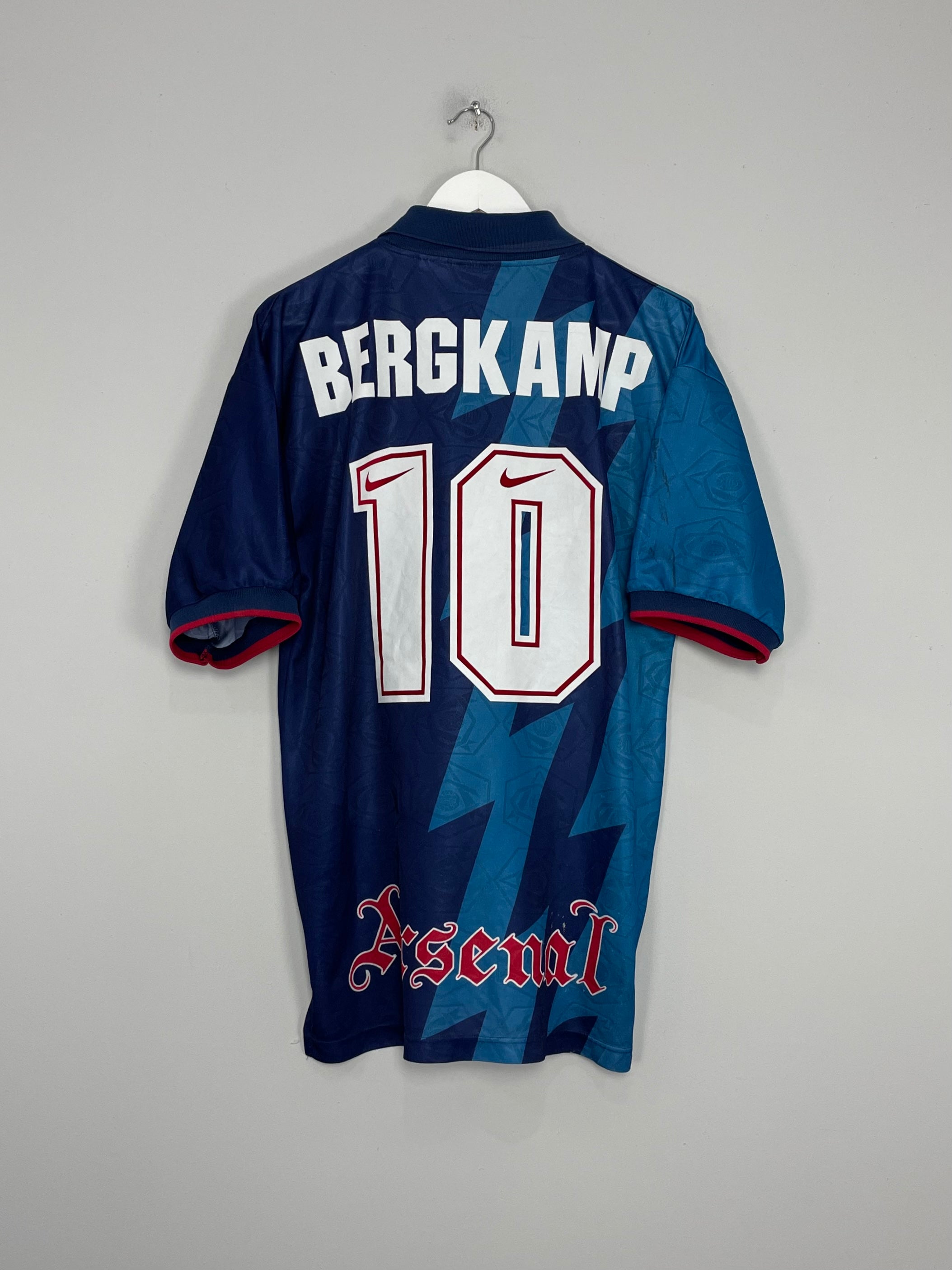 Shop 1995/96 ARSENAL BERGKAMP #10 AWAY SHIRT (XL) NIKE, classic football shirts, vintage football shirts & retro soccer jerseys at Cult Kits
