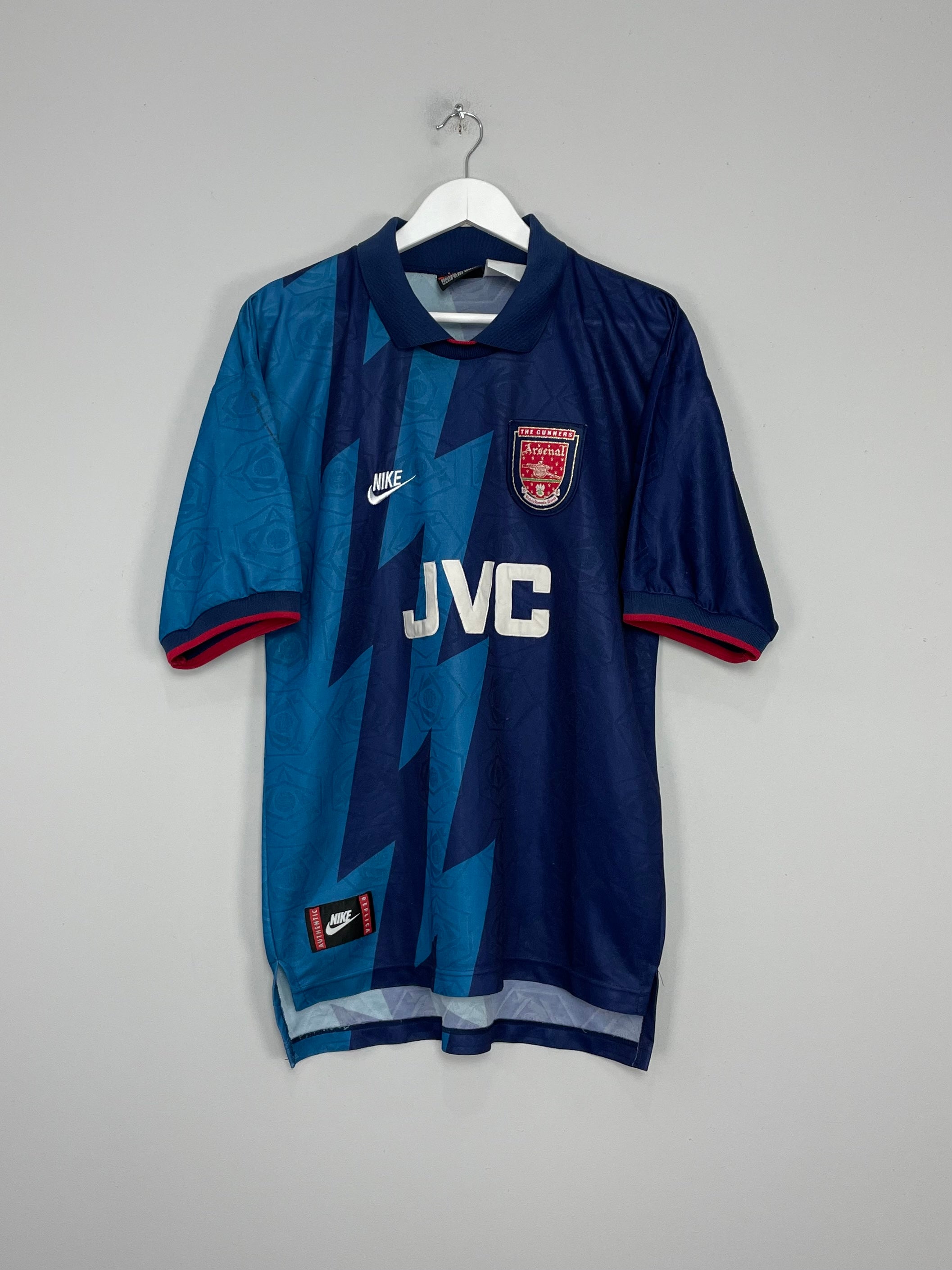 Shop 1995/96 ARSENAL BERGKAMP #10 AWAY SHIRT (XL) NIKE, classic football shirts, vintage football shirts & retro soccer jerseys at Cult Kits