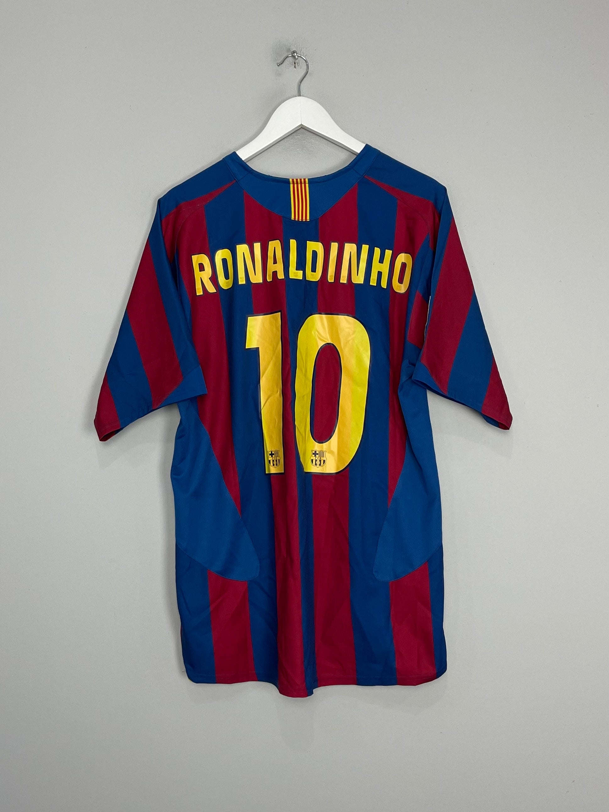 2005/06 BARCELONA RONALDINHO #10 HOME SHIRT (L) NIKE
