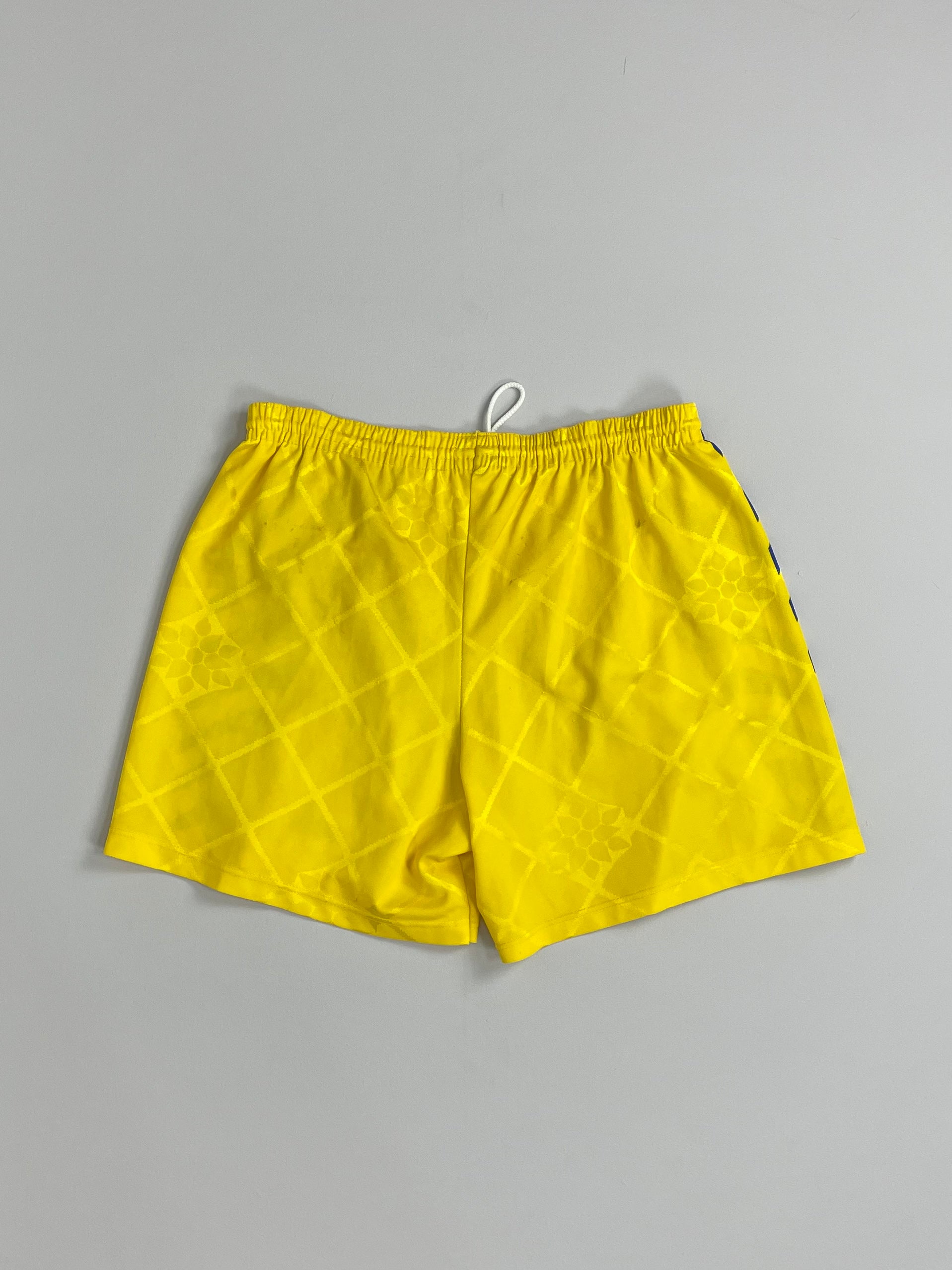 Shop 1995/97 PARMA THIRD SHORTS (L) PUMA, classic football shirts, vintage football shirts & retro soccer jerseys at Cult Kits