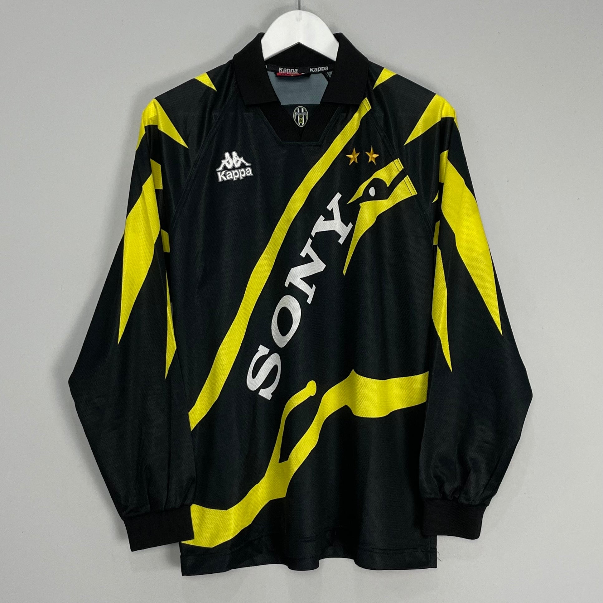 Shop 1995/96 JUVENTUS L/S THIRD SHIRT (L) KAPPA, classic football shirts, vintage football shirts & retro soccer jerseys at Cult Kits