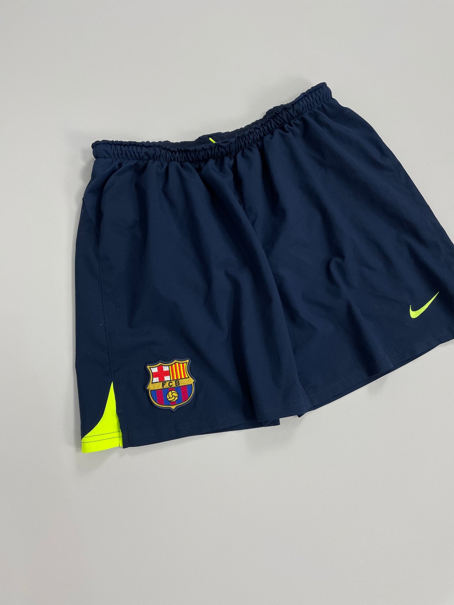 2005/06 BARCELONA AWAY SHORTS (XL) NIKE