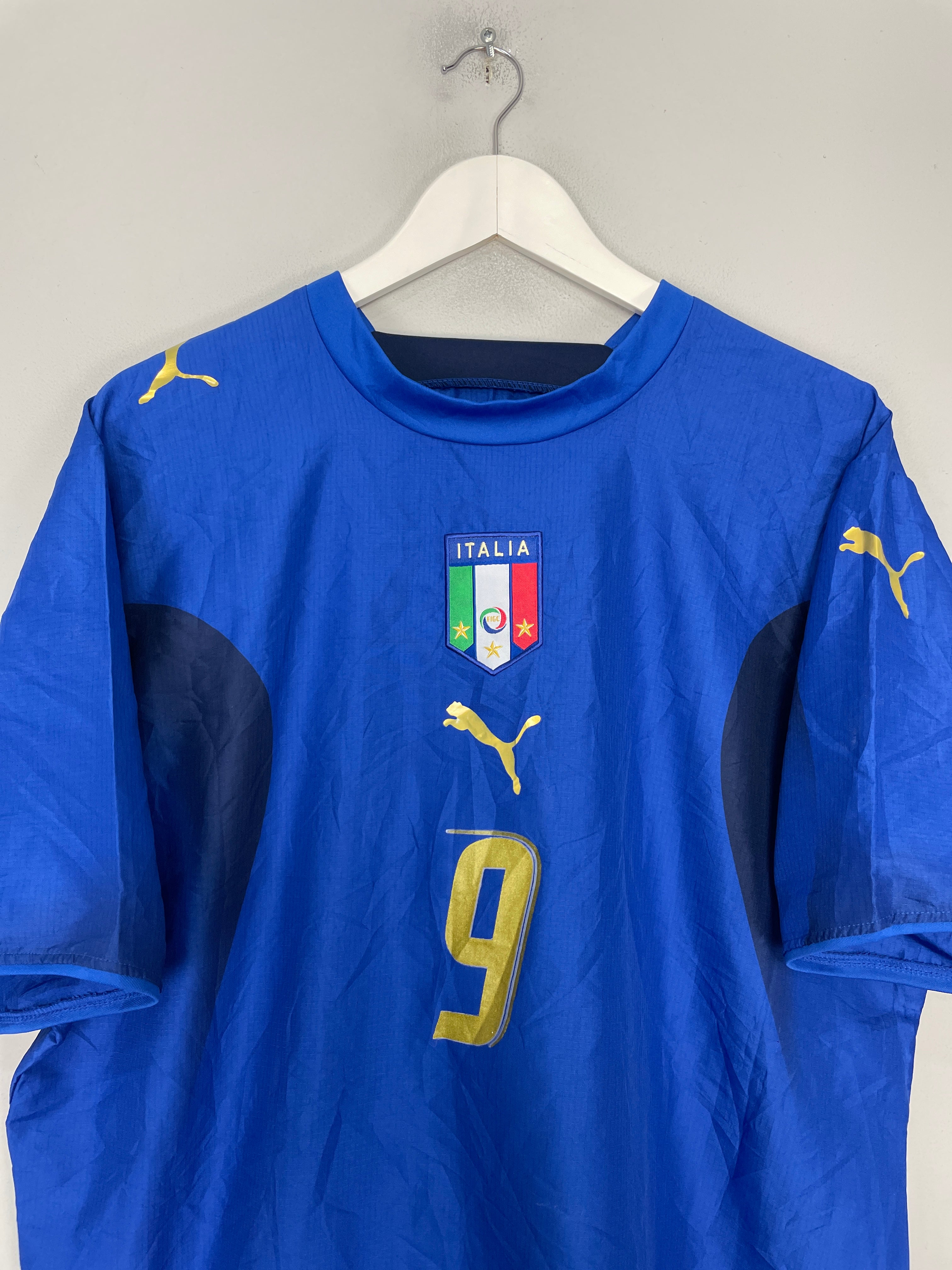 Shop 2006/07 ITALY TONI #9 HOME SHIRT (XL) PUMA, classic football shirts, vintage football shirts & retro soccer jerseys at Cult Kits