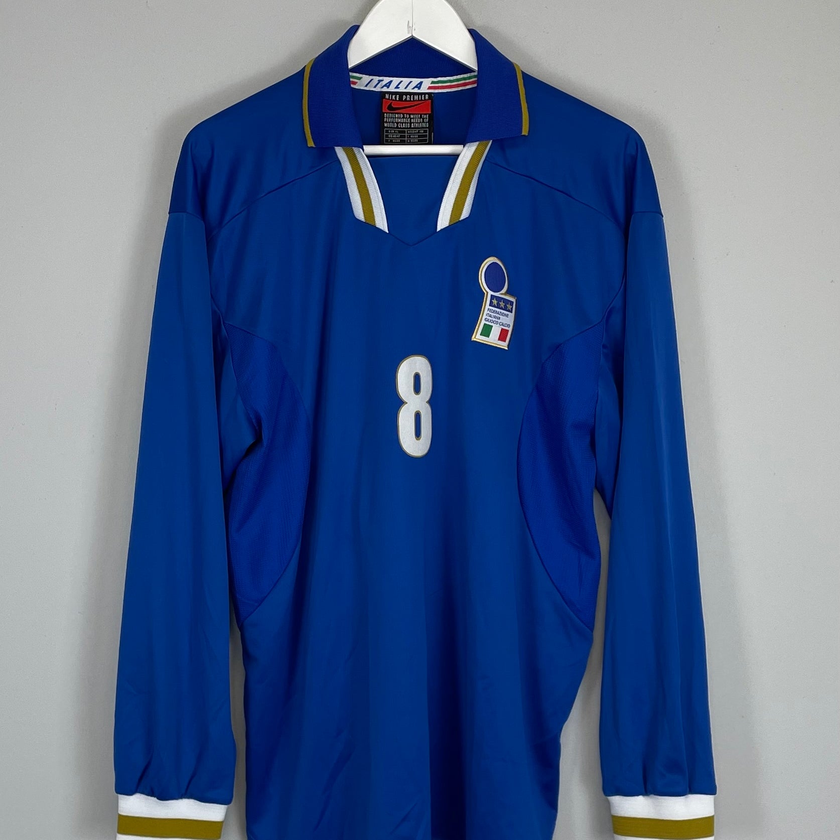Shop 1996/98 ITALY #8 *PLAYER ISSUE* L/S HOME SHIRT (XL) NIKE, classic football shirts, vintage football shirts & retro soccer jerseys at Cult Kits