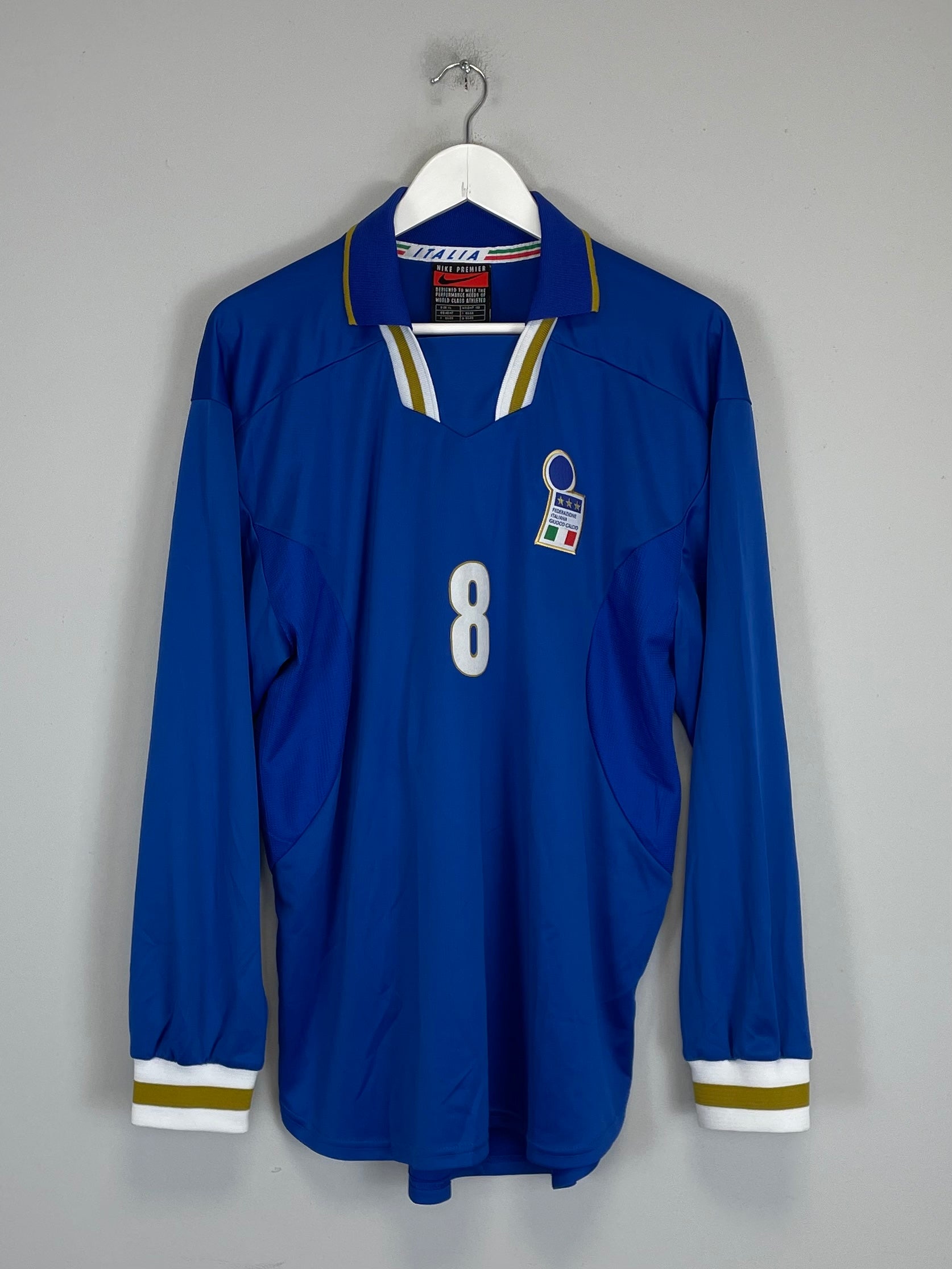 Shop 1996/98 ITALY #8 *PLAYER ISSUE* L/S HOME SHIRT (XL) NIKE, classic football shirts, vintage football shirts & retro soccer jerseys at Cult Kits