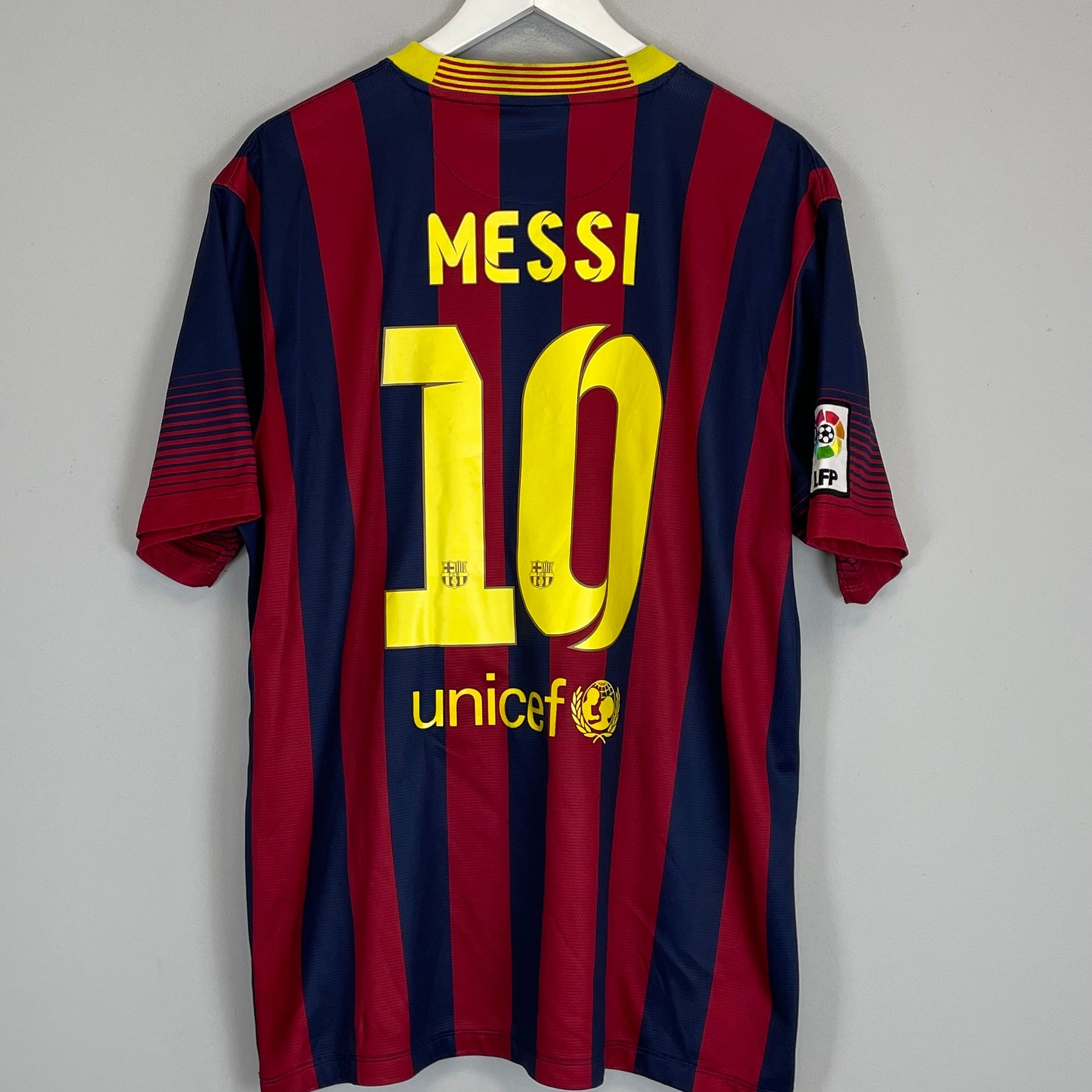 Shop 2013/14 BARCELONA MESSI #10 HOME SHIRT (XL) NIKE, classic football shirts, vintage football shirts & retro soccer jerseys at Cult Kits
