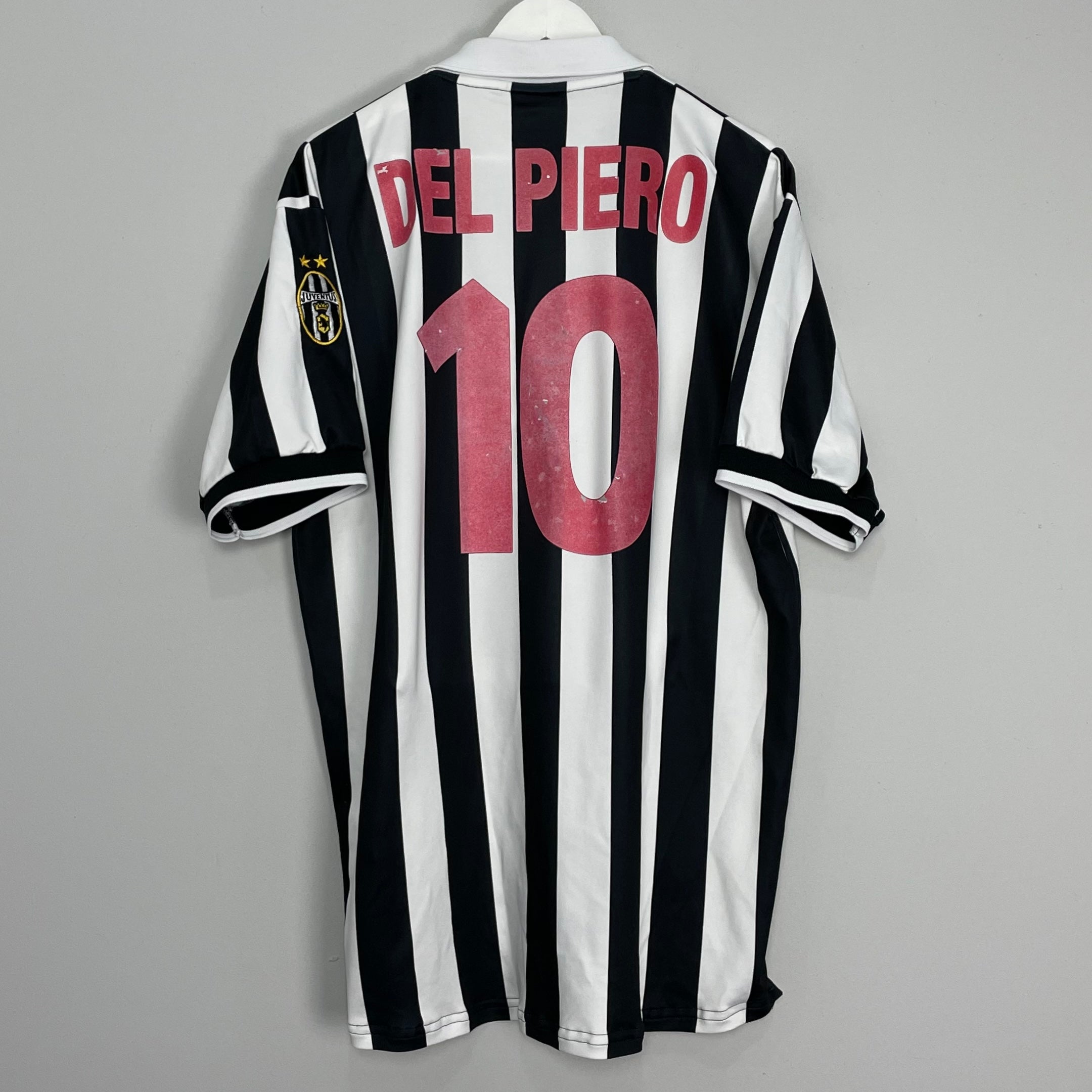 Shop 1998/99 JUVENTUS DEL PIERO #10 HOME SHIRT (XXL) KAPPA, classic football shirts, vintage football shirts & retro soccer jerseys at Cult Kits