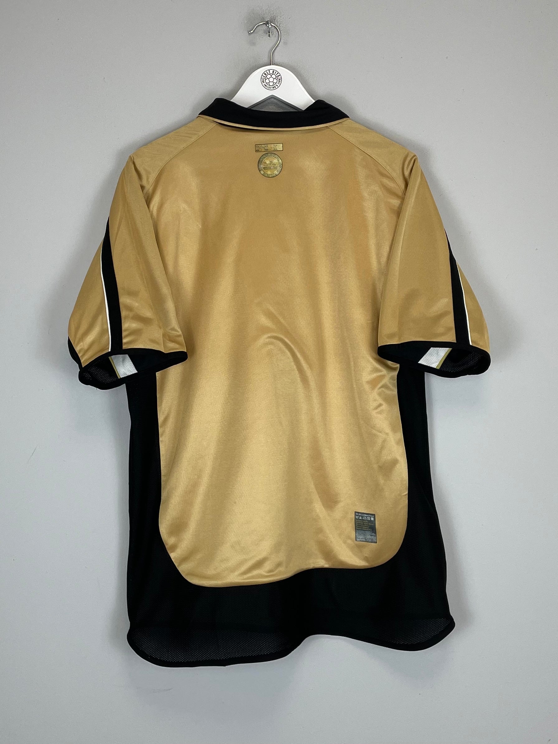 Shop 2001/02 MANCHESTER UNITED BECKHAM #7 C/L AWAY/THIRD CENTENARY SHIRT (XL) UMBRO, classic football shirts, vintage football shirts & retro soccer jerseys at Cult Kits