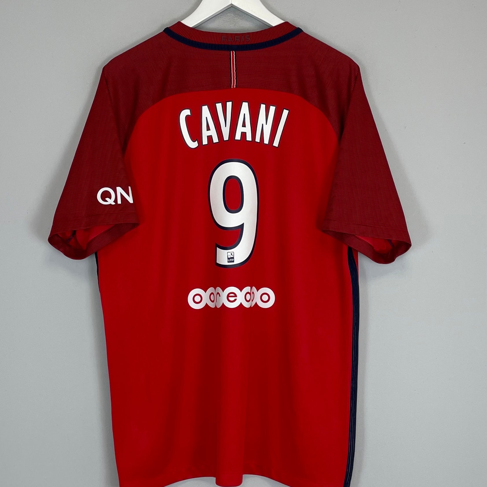 Shop 2016/17 PSG CAVANI #9 AWAY SHIRT (XL) NIKE, classic football shirts, vintage football shirts & retro soccer jerseys at Cult Kits