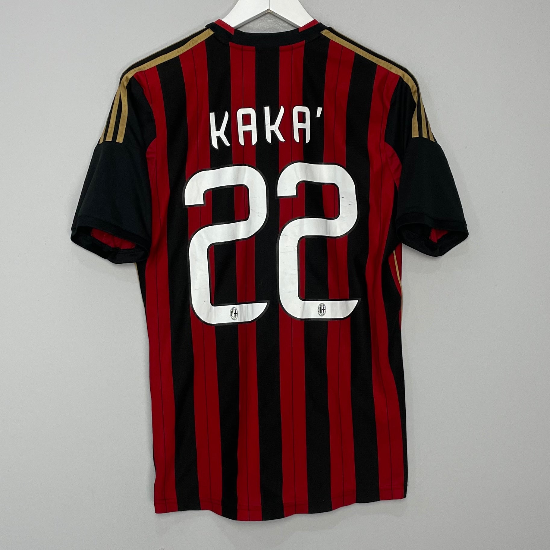 Shop 2013/14 AC MILAN KAKA #22 HOME SHIRT (M) ADIDAS, classic football shirts, vintage football shirts & retro soccer jerseys at Cult Kits