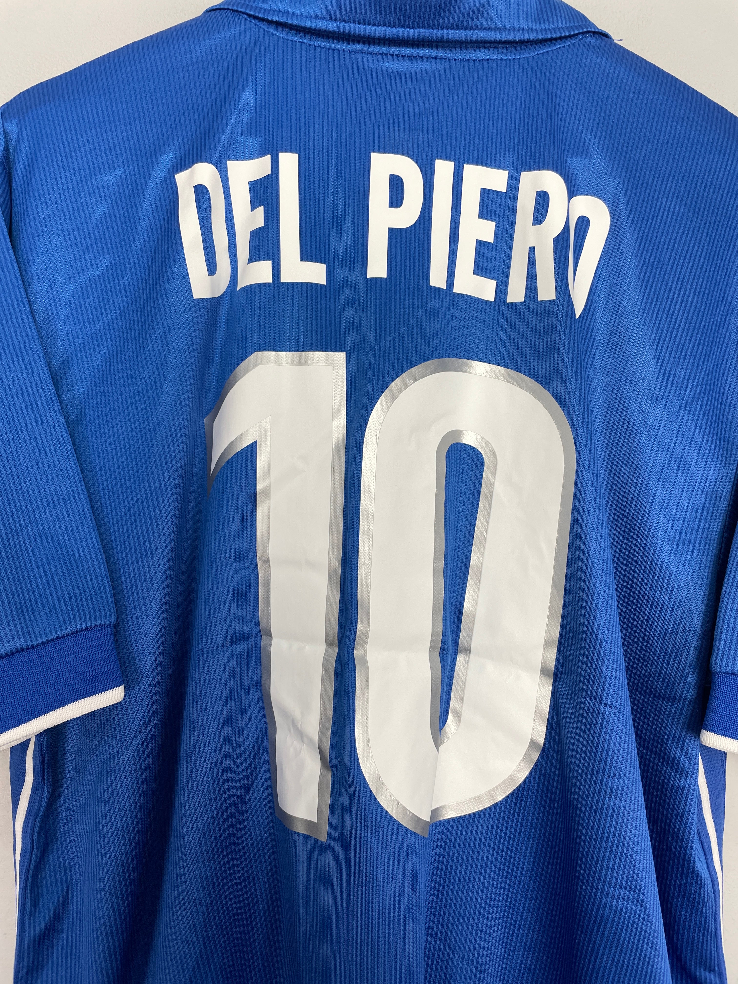 Shop 1997/98 ITALY DEL PIERO #10 HOME SHIRT (L) NIKE, classic football shirts, vintage football shirts & retro soccer jerseys at Cult Kits