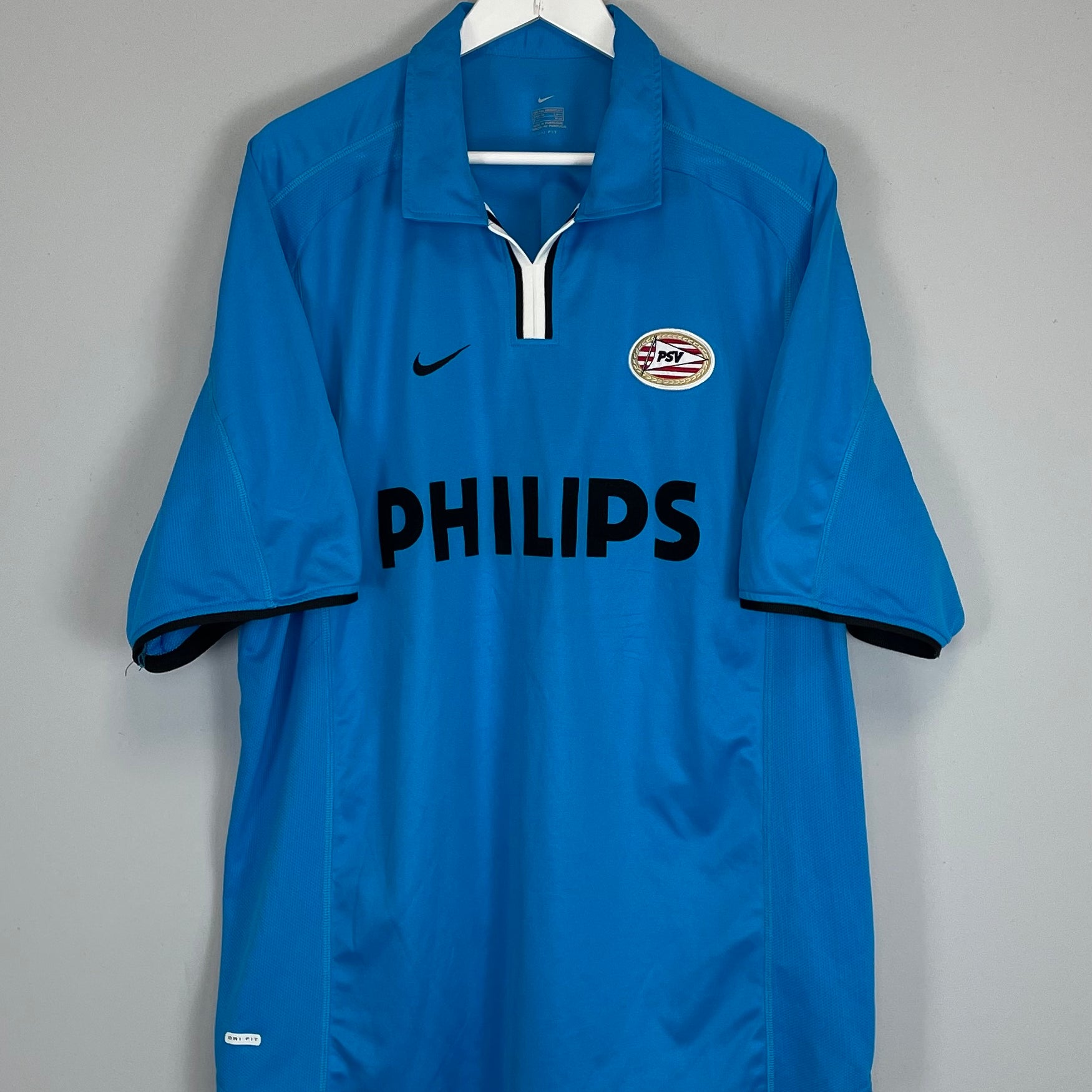 Shop 2001/02 PSV AWAY SHIRT (XXL) NIKE, classic football shirts, vintage football shirts & retro soccer jerseys at Cult Kits