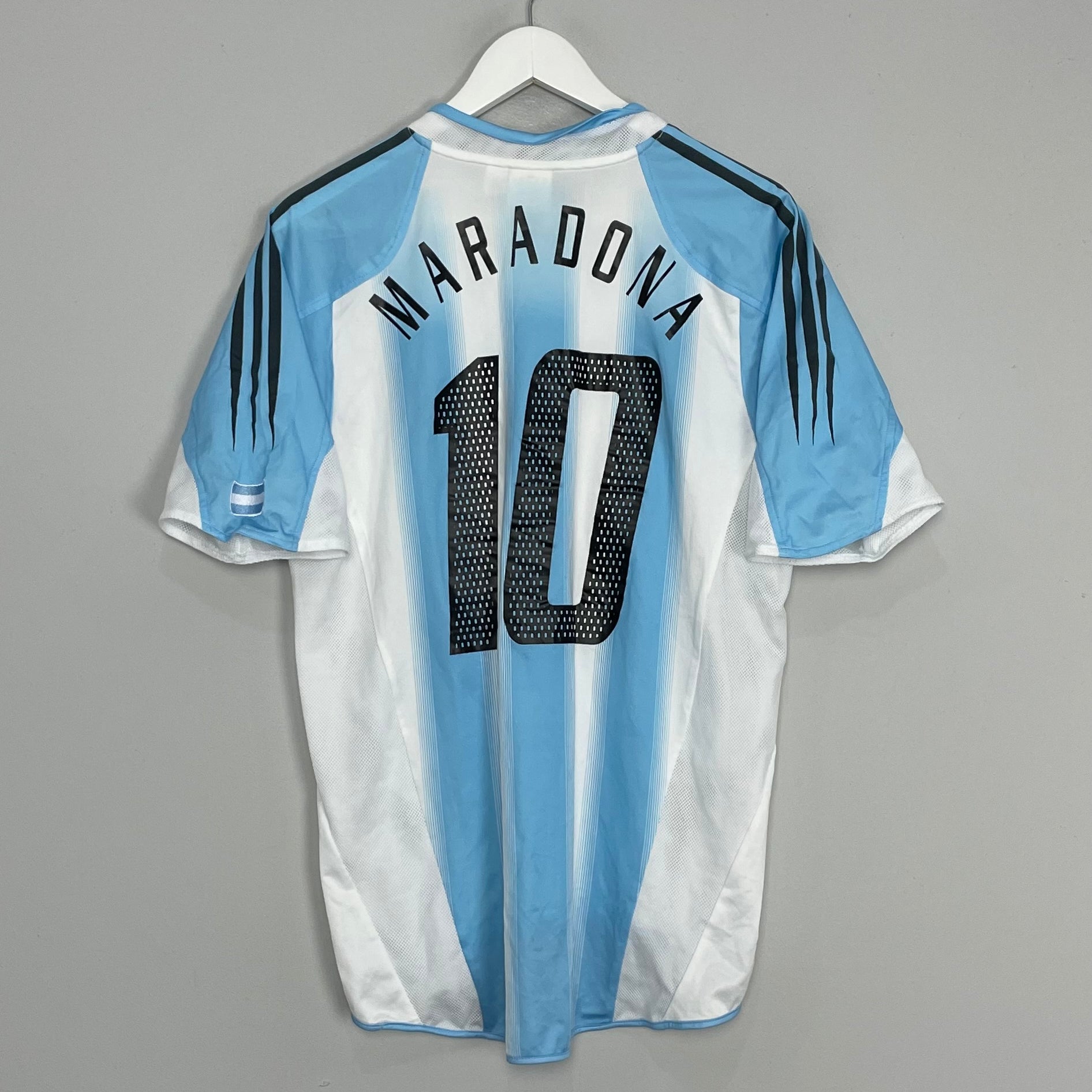 Shop 2004/05 ARGENTINA MARADONA #10 HOME SHIRT (M) ADIDAS, classic football shirts, vintage football shirts & retro soccer jerseys at Cult Kits